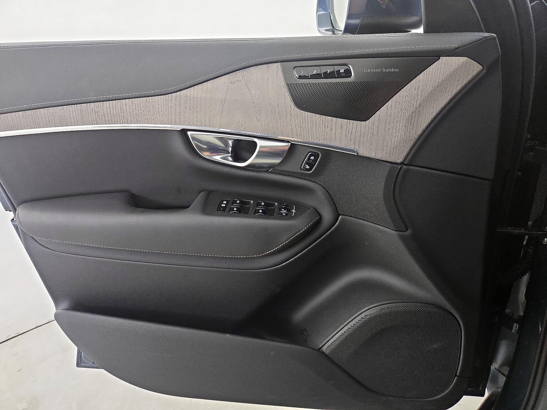 Thumbnail: 2021 Volvo XC90 - 12