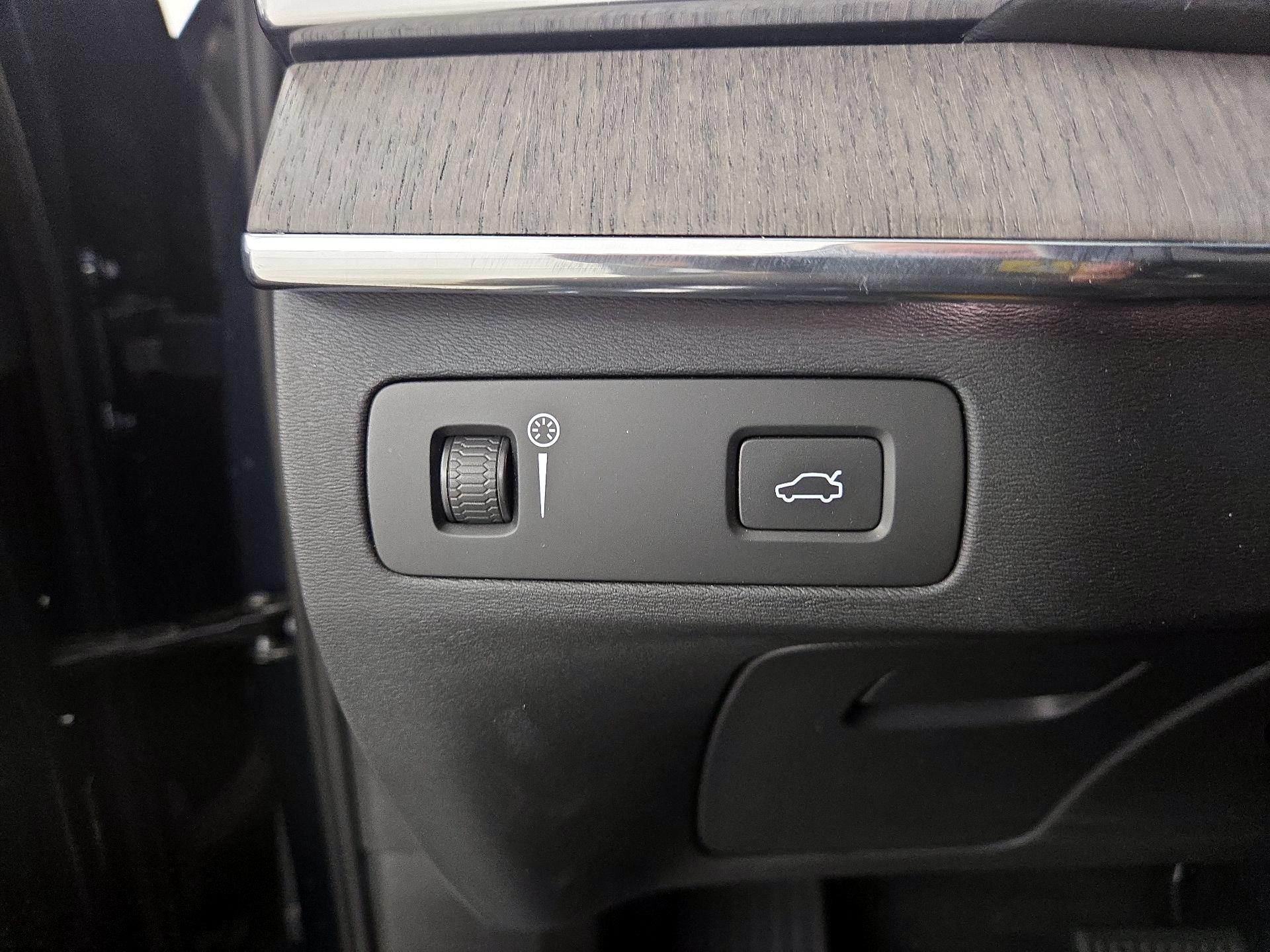 Thumbnail: 2021 Volvo XC90 - 13