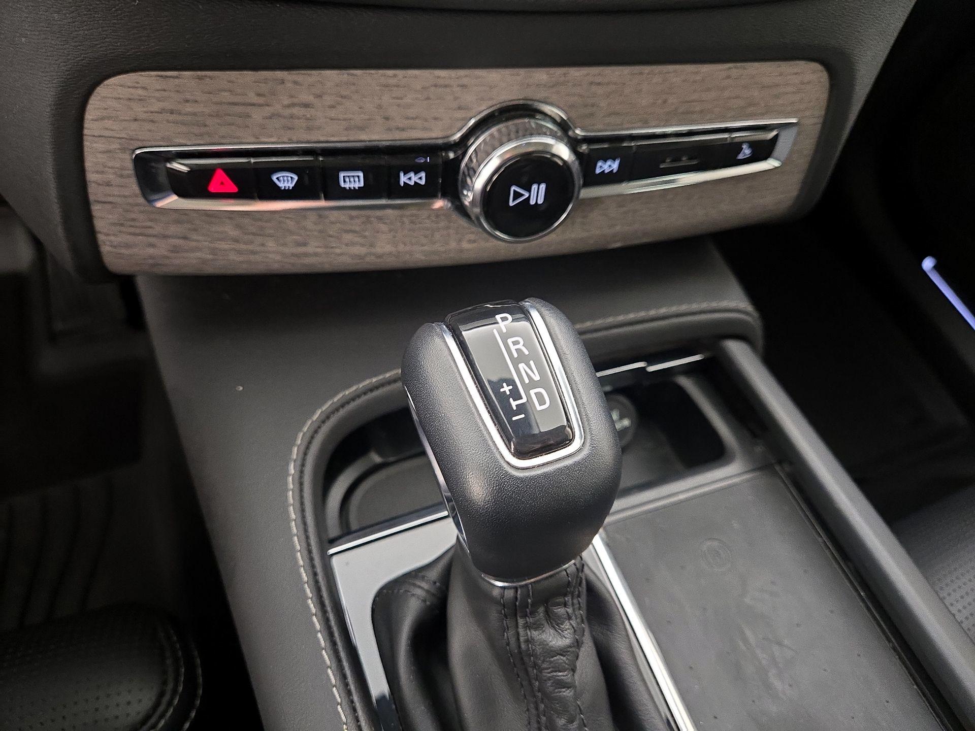 Thumbnail: 2021 Volvo XC90 - 18