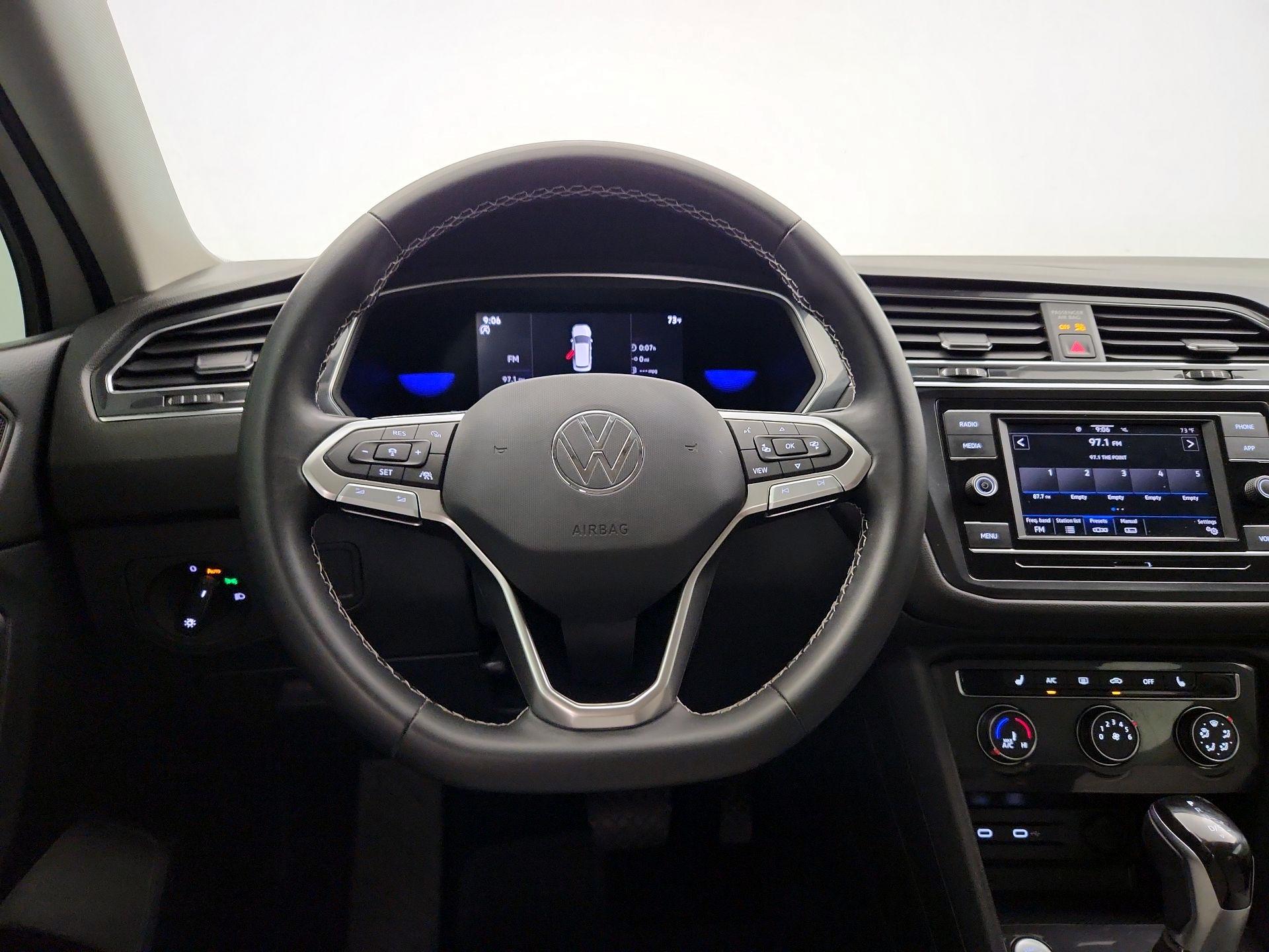 Thumbnail: 2023 Volkswagen Tiguan - 10