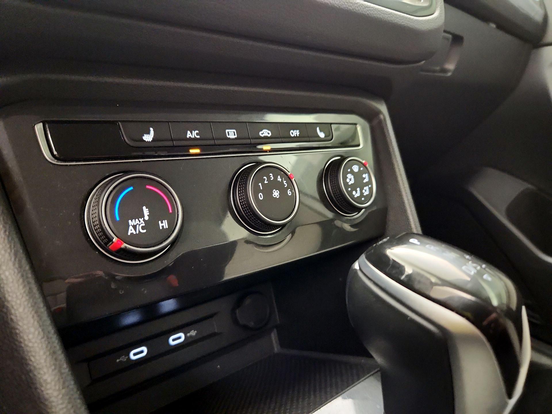 Thumbnail: 2023 Volkswagen Tiguan - 16