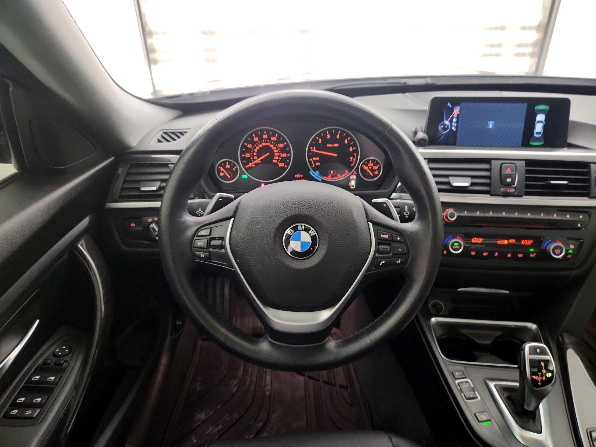 Thumbnail: 2015 BMW 3 Series - 10