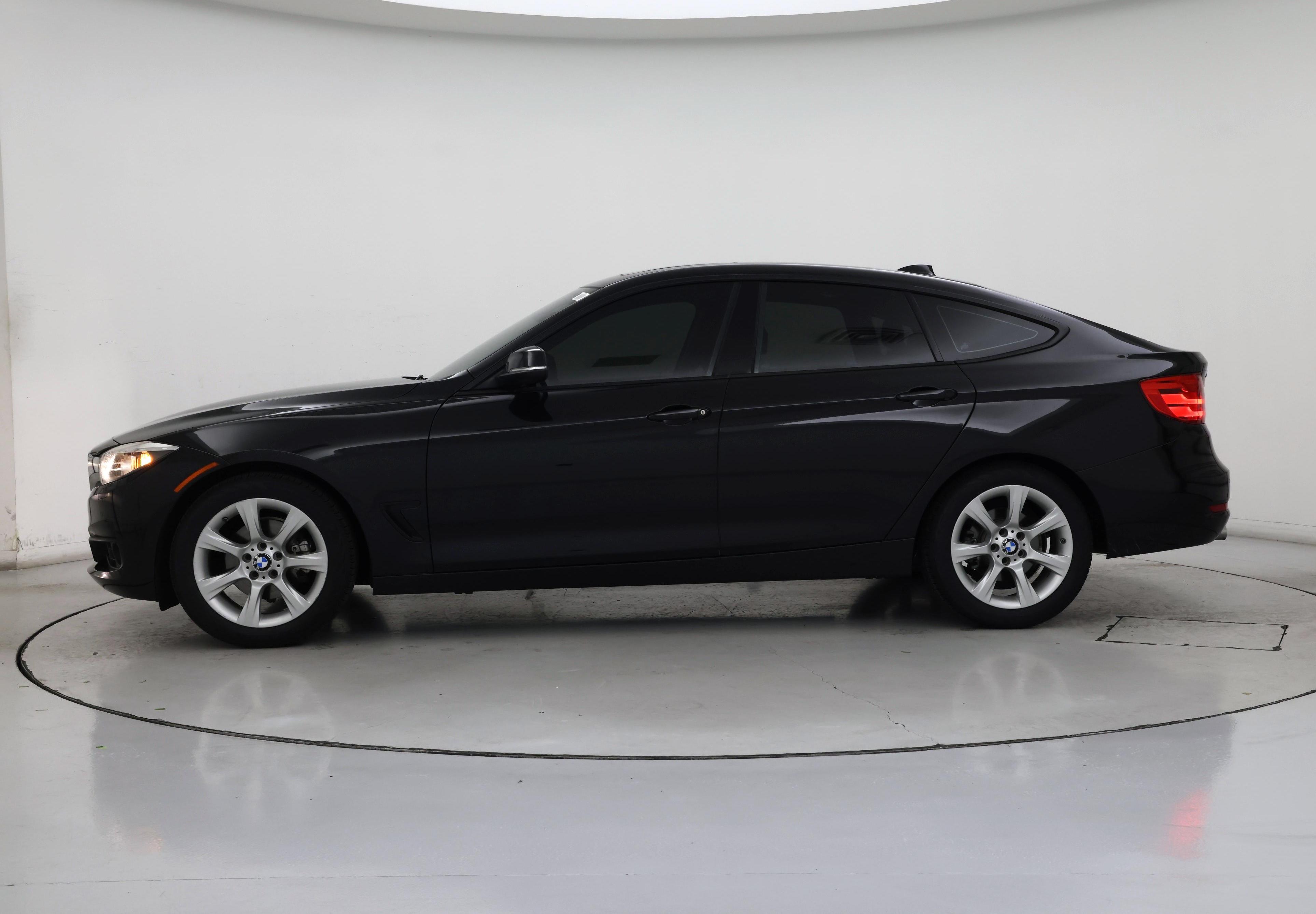 Thumbnail: 2015 BMW 3 Series - 3