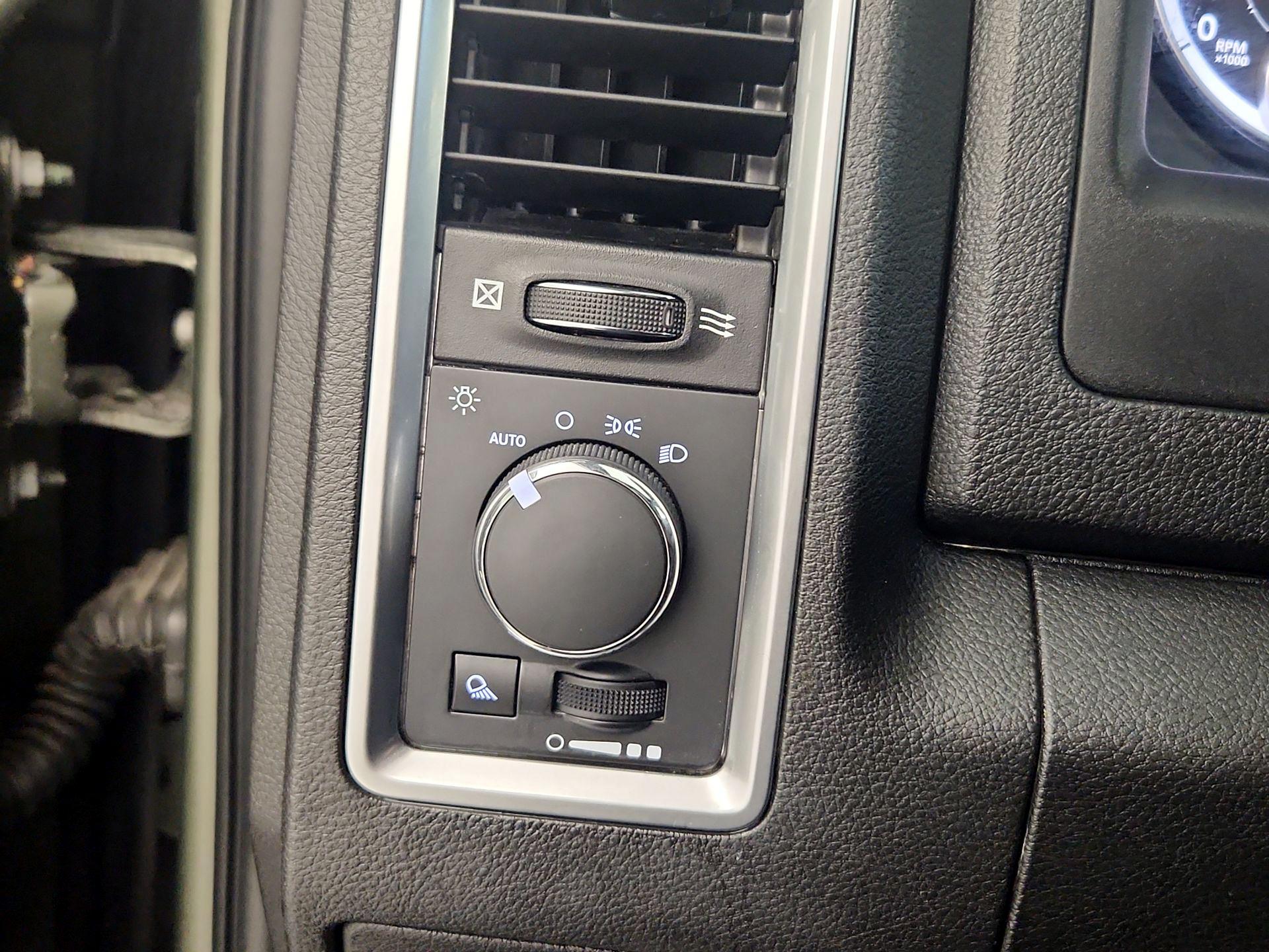 Thumbnail: 2021 RAM 1500 Classic - 13