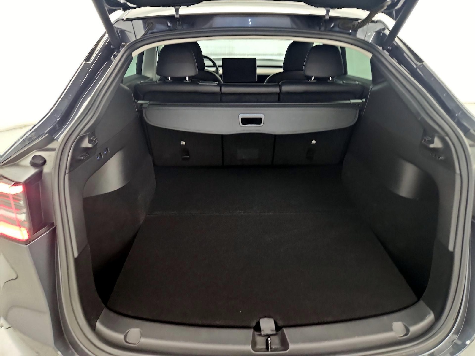 2022 Tesla Model Y Long Range - Photo 23