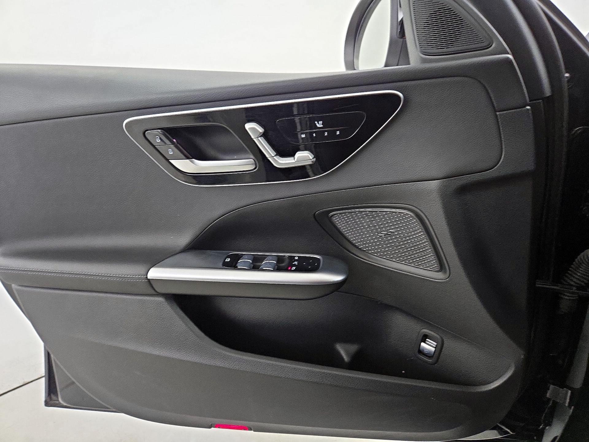 Thumbnail: 2022 Mercedes-Benz C-Class - 12