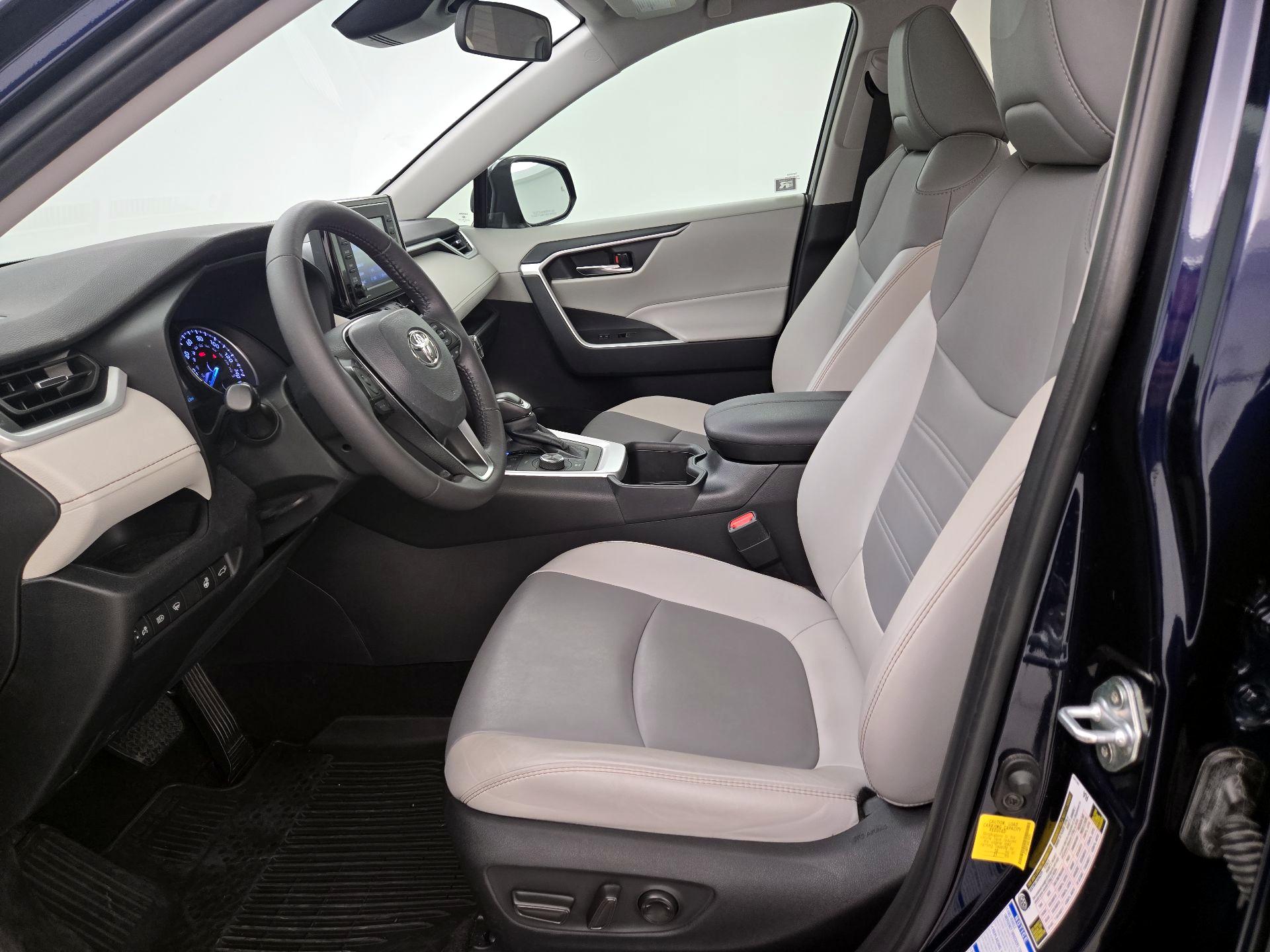 Thumbnail: 2022 Toyota RAV4 - 11