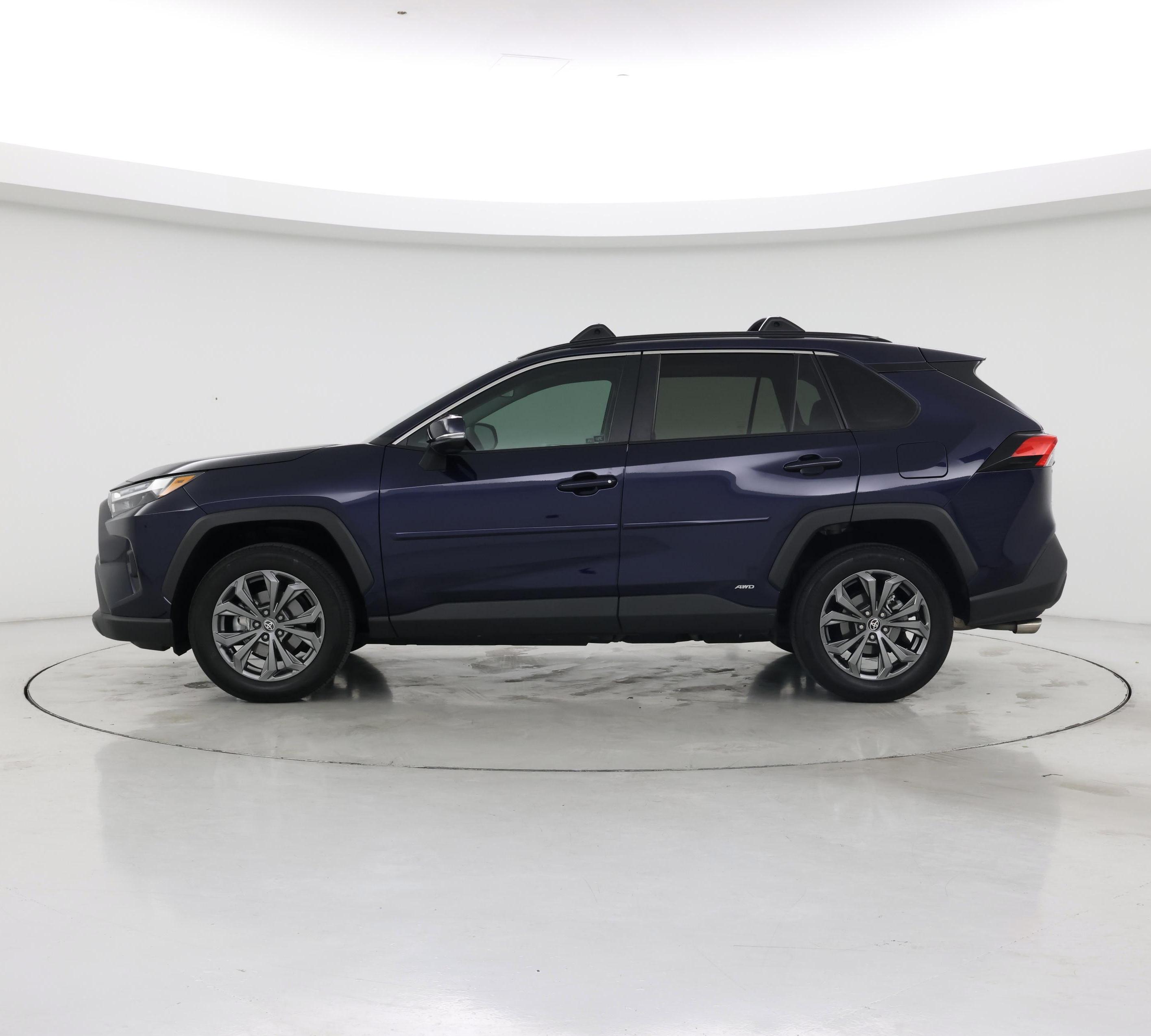 Thumbnail: 2022 Toyota RAV4 - 3
