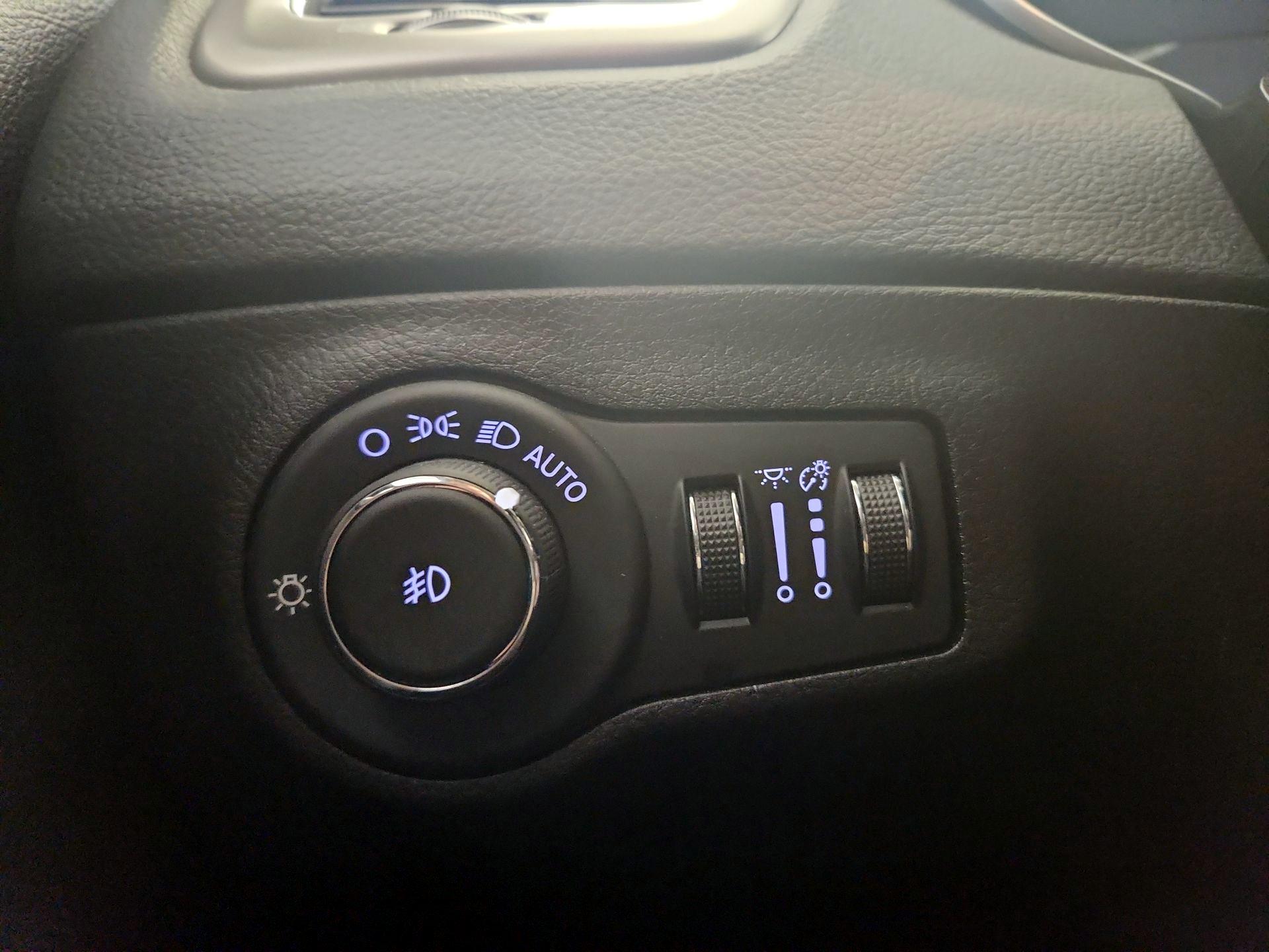 Thumbnail: 2019 Jeep Compass - 13