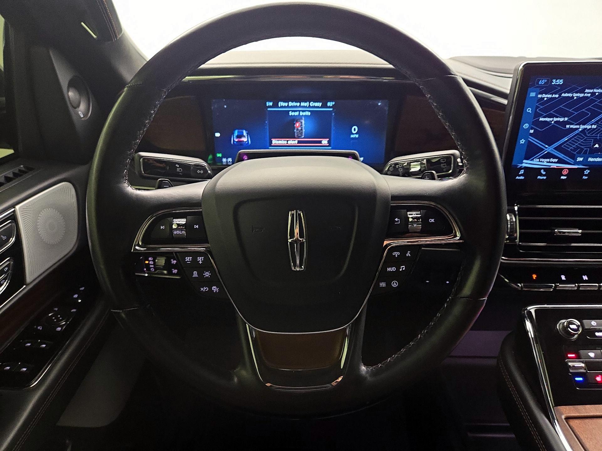 Thumbnail: 2022 Lincoln Navigator - 10