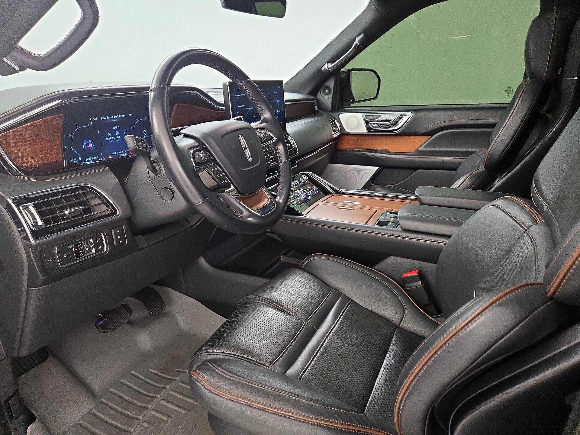 Thumbnail: 2022 Lincoln Navigator - 11
