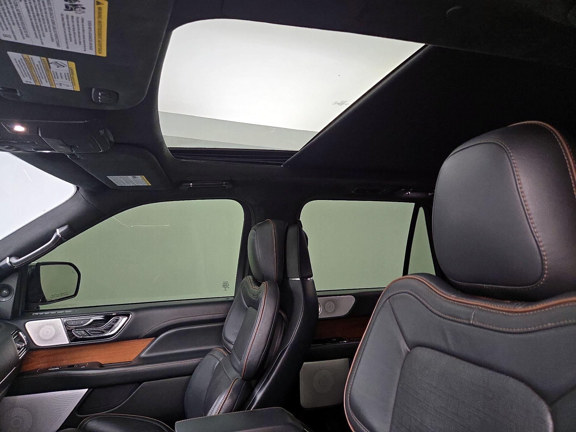 Thumbnail: 2022 Lincoln Navigator - 20