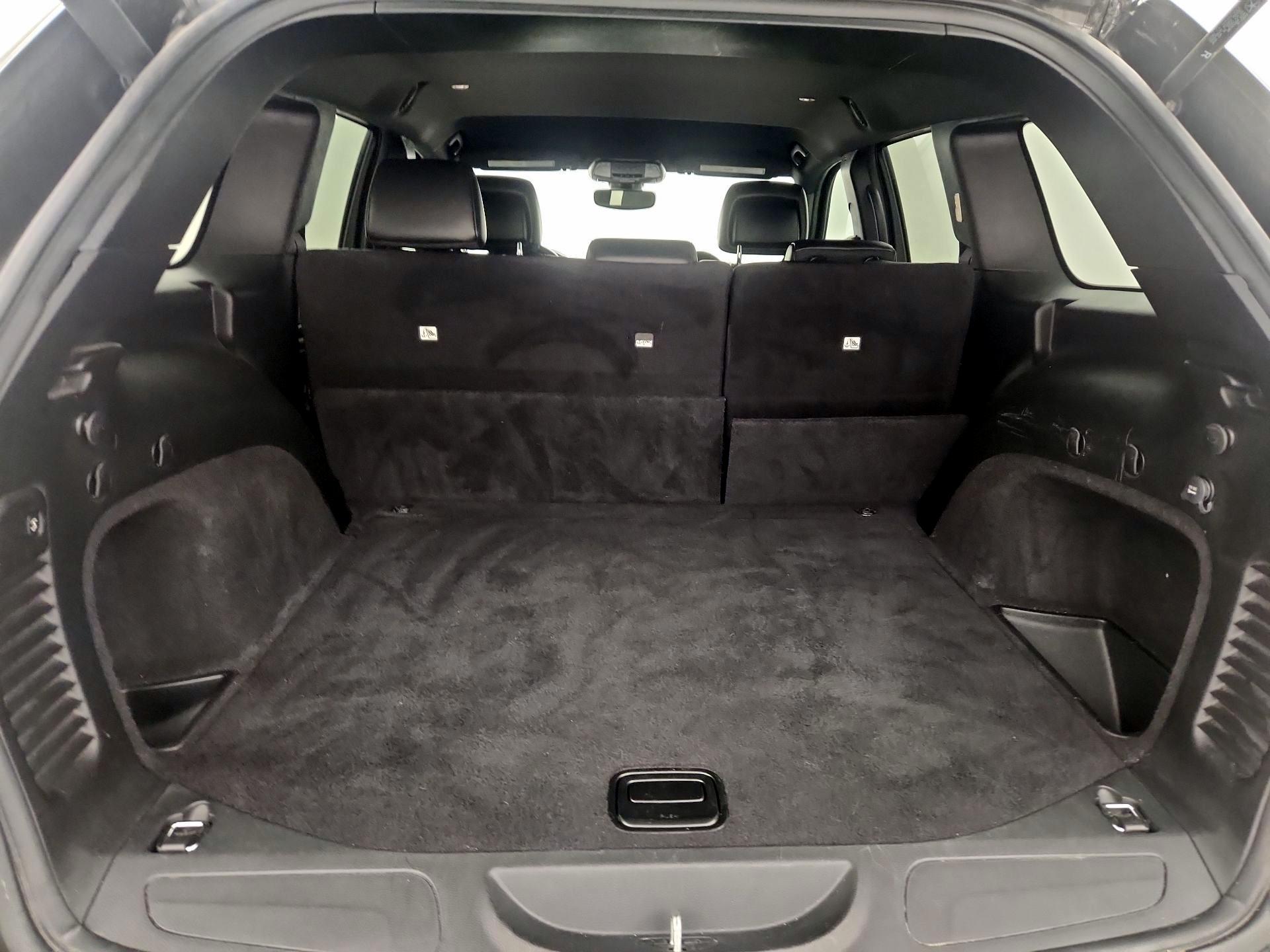 Thumbnail: 2020 Jeep Grand Cherokee - 20