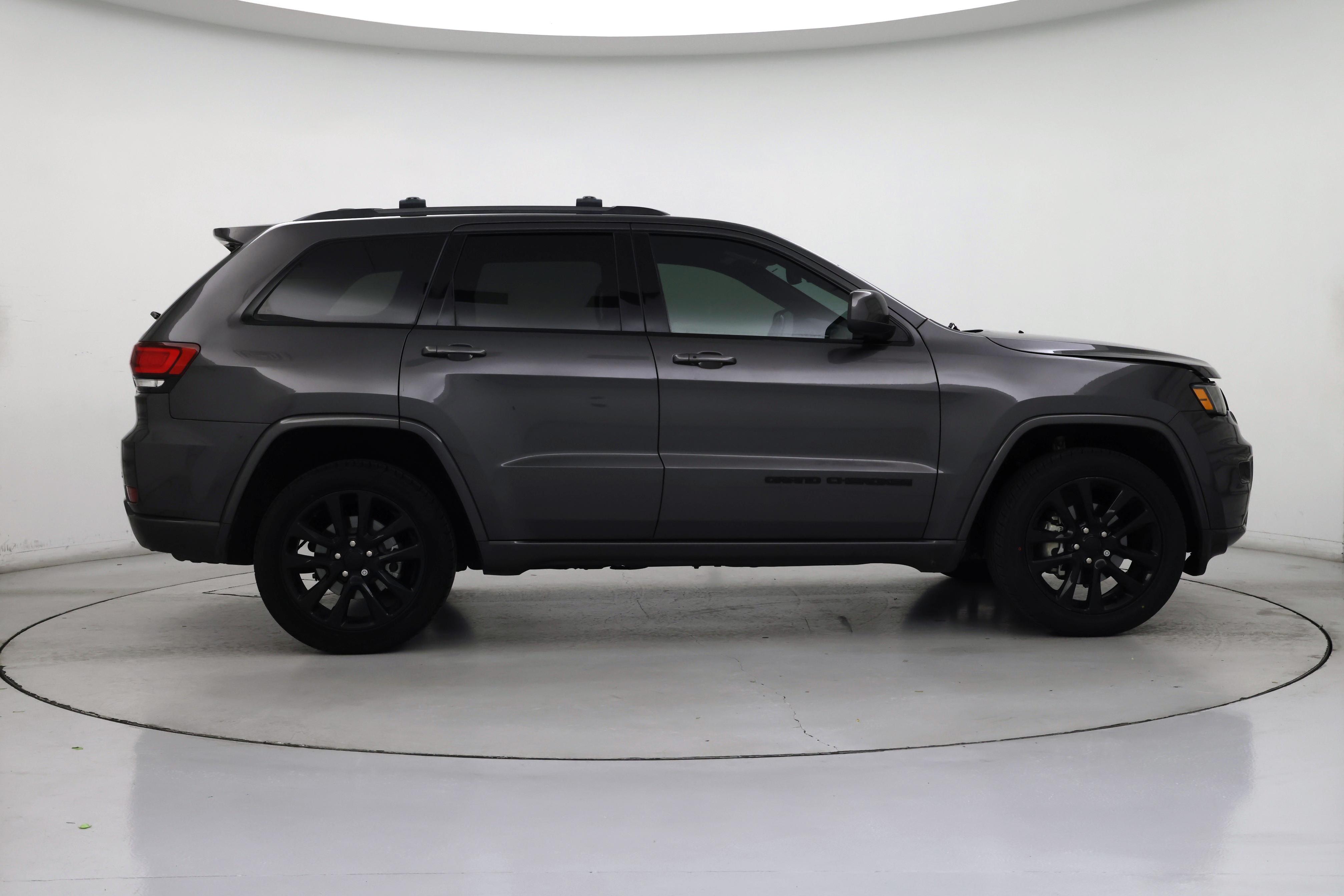 Thumbnail: 2020 Jeep Grand Cherokee - 7