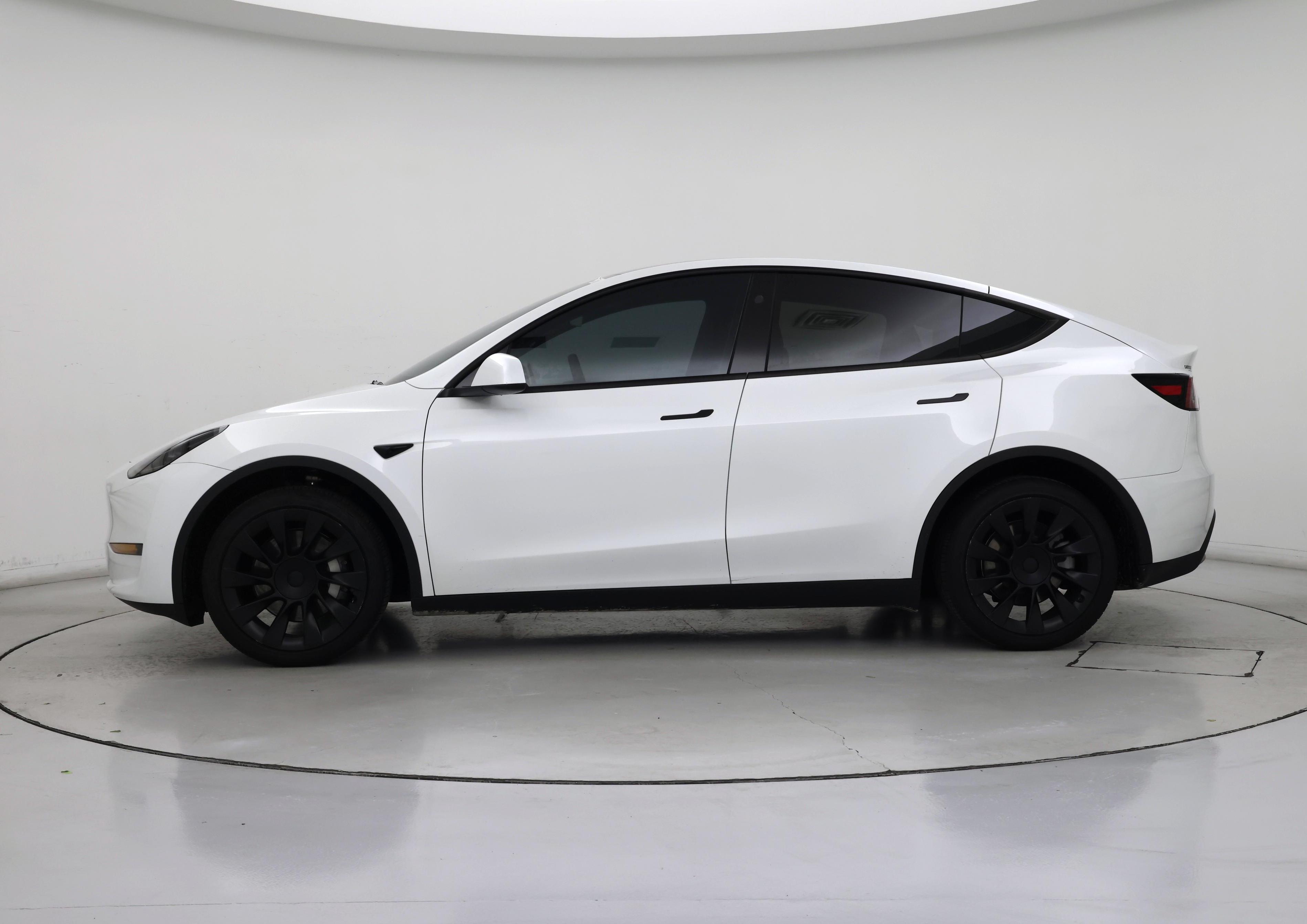 Thumbnail: 2024 Tesla Model Y - 3