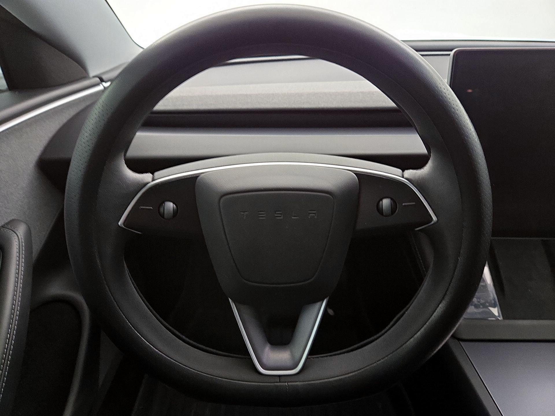 Thumbnail: 2025 Tesla Model 3 - 10