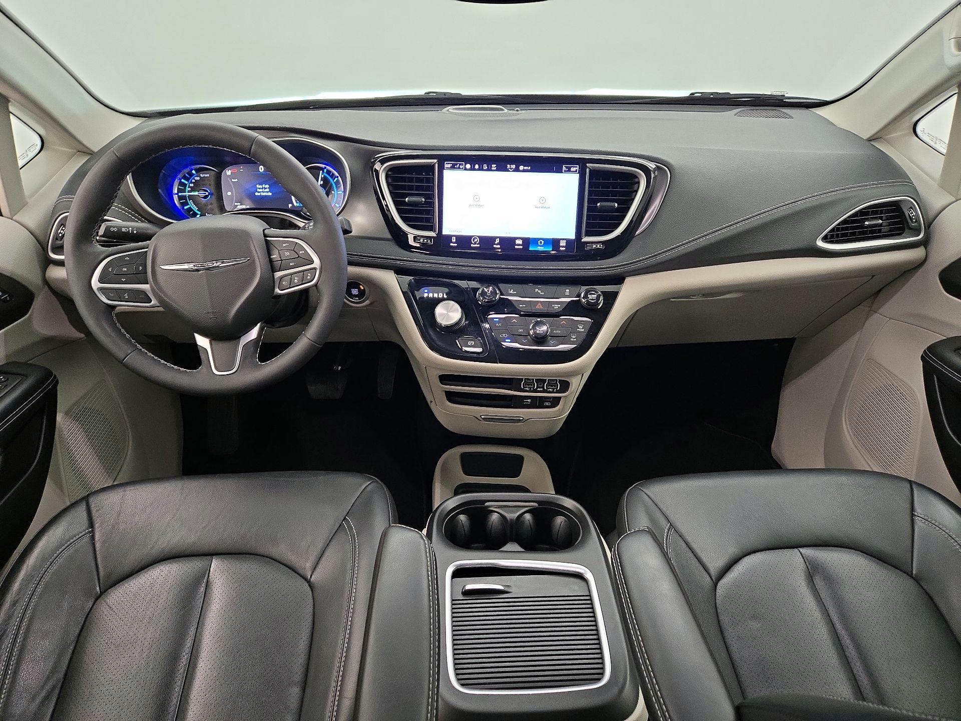 Thumbnail: 2022 Chrysler Pacifica - 9