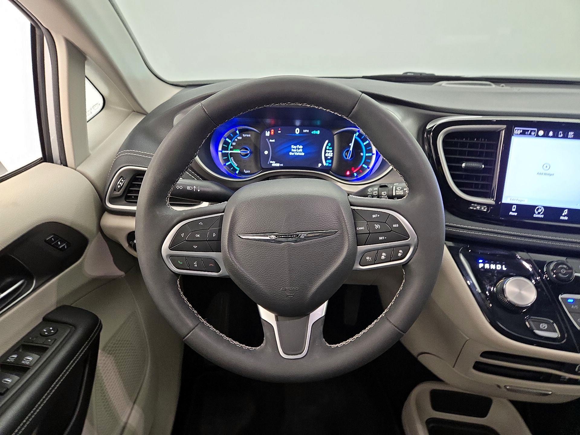 Thumbnail: 2022 Chrysler Pacifica - 10