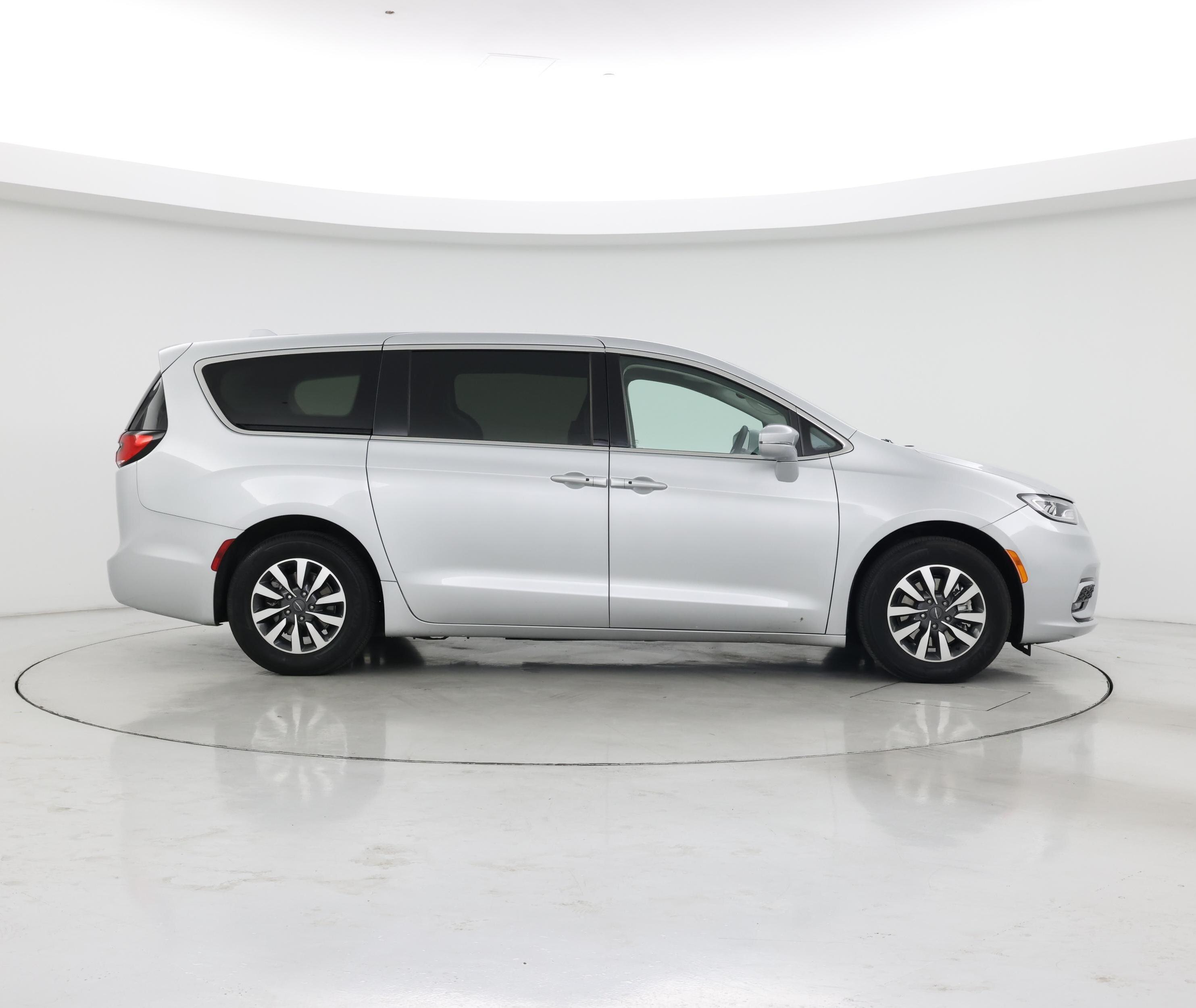 Thumbnail: 2022 Chrysler Pacifica - 7