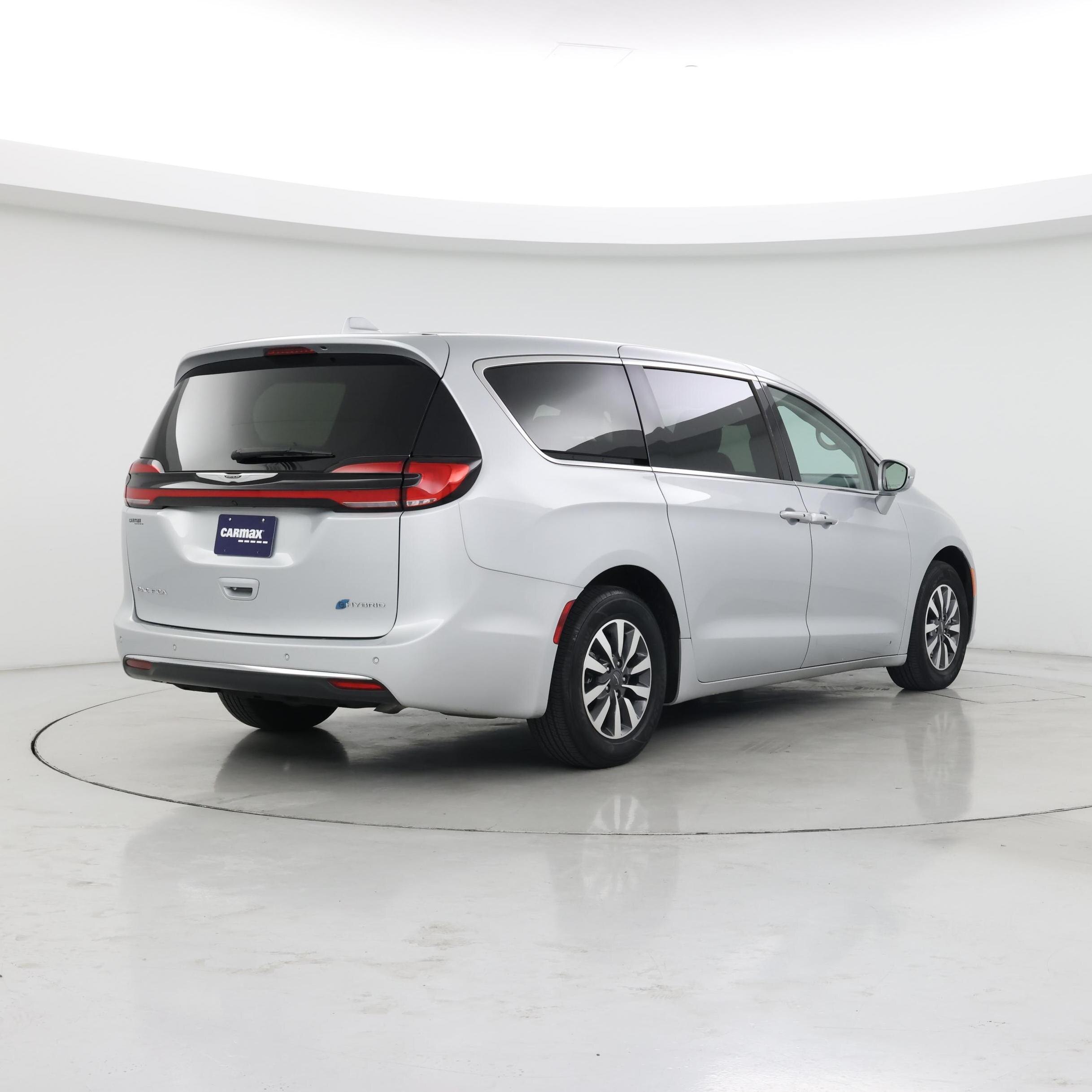 Thumbnail: 2022 Chrysler Pacifica - 8