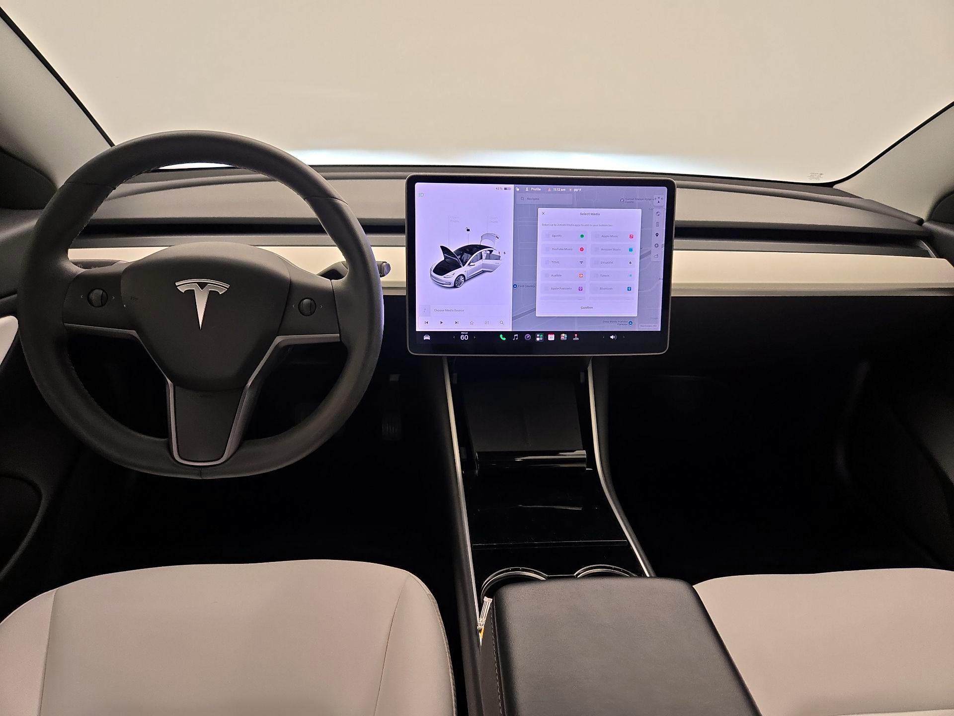 Thumbnail: 2020 Tesla Model 3 - 9