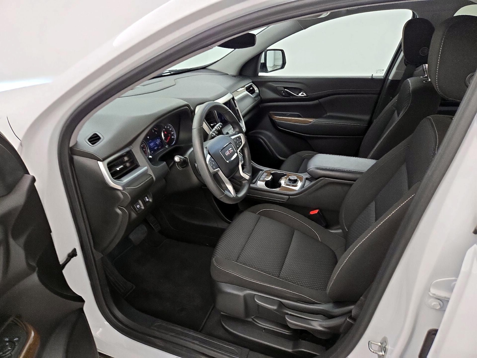 2023 GMC Acadia SLE - Photo 12