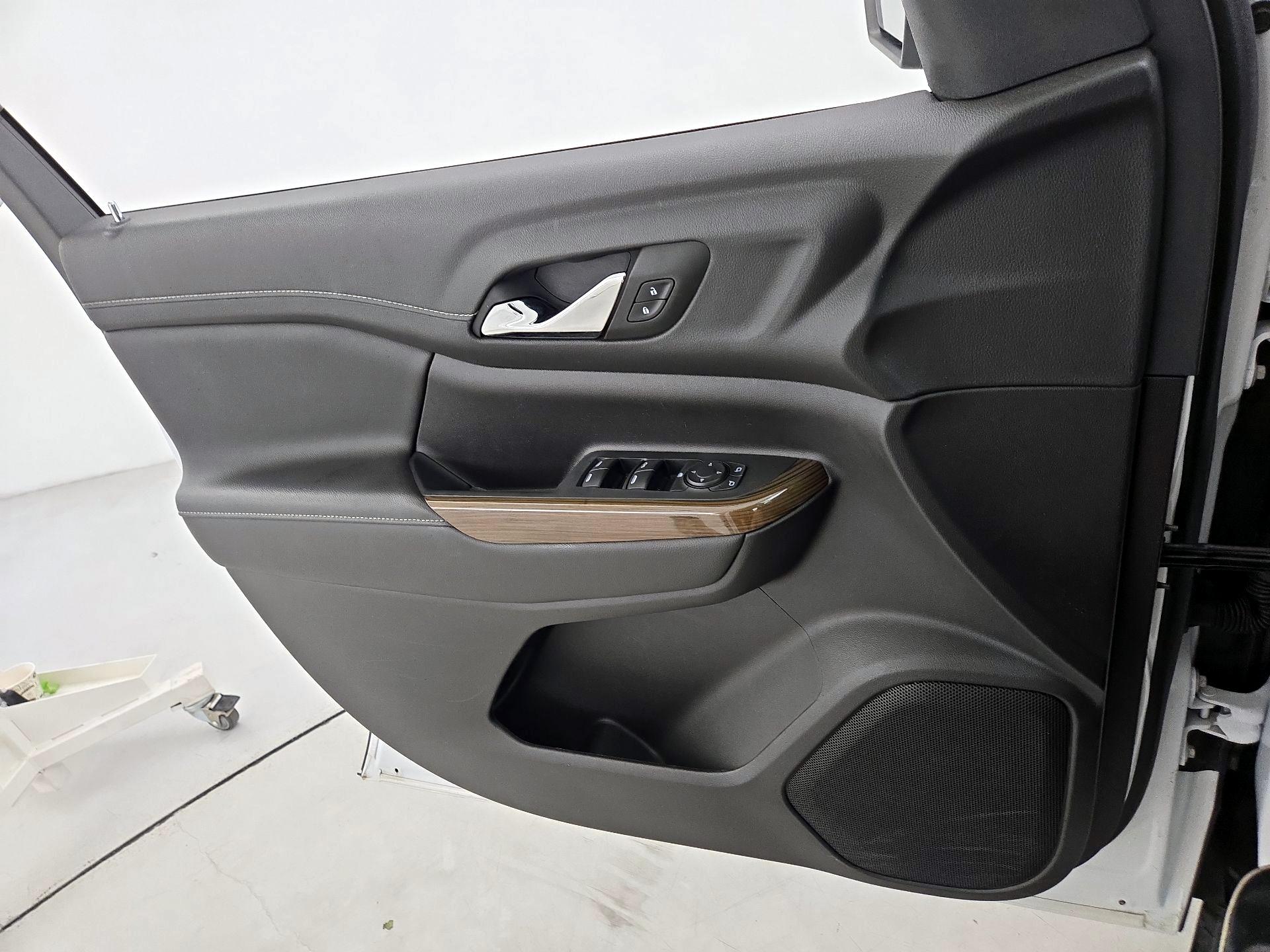 Thumbnail: 2023 GMC Acadia - 12