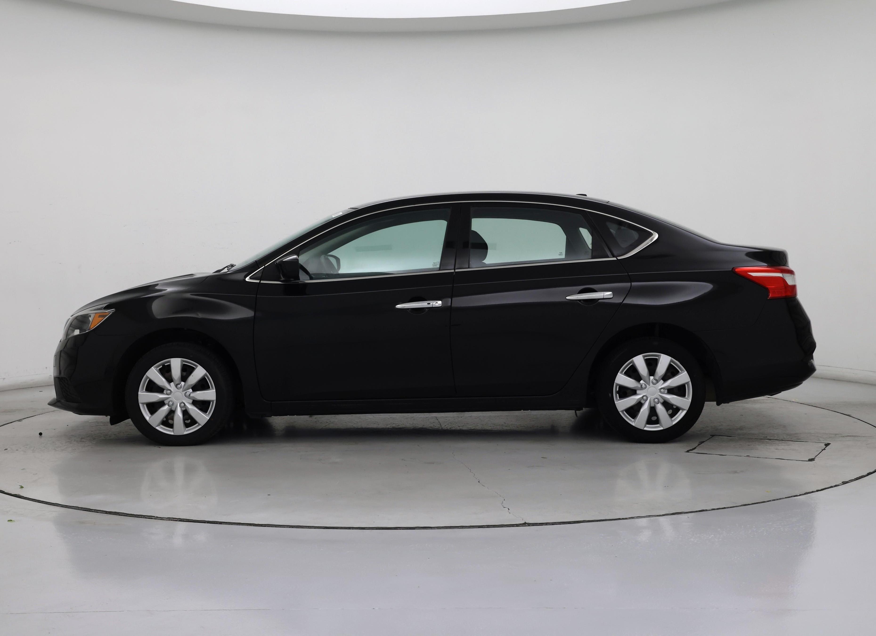 Thumbnail: 2017 Nissan Sentra - 3