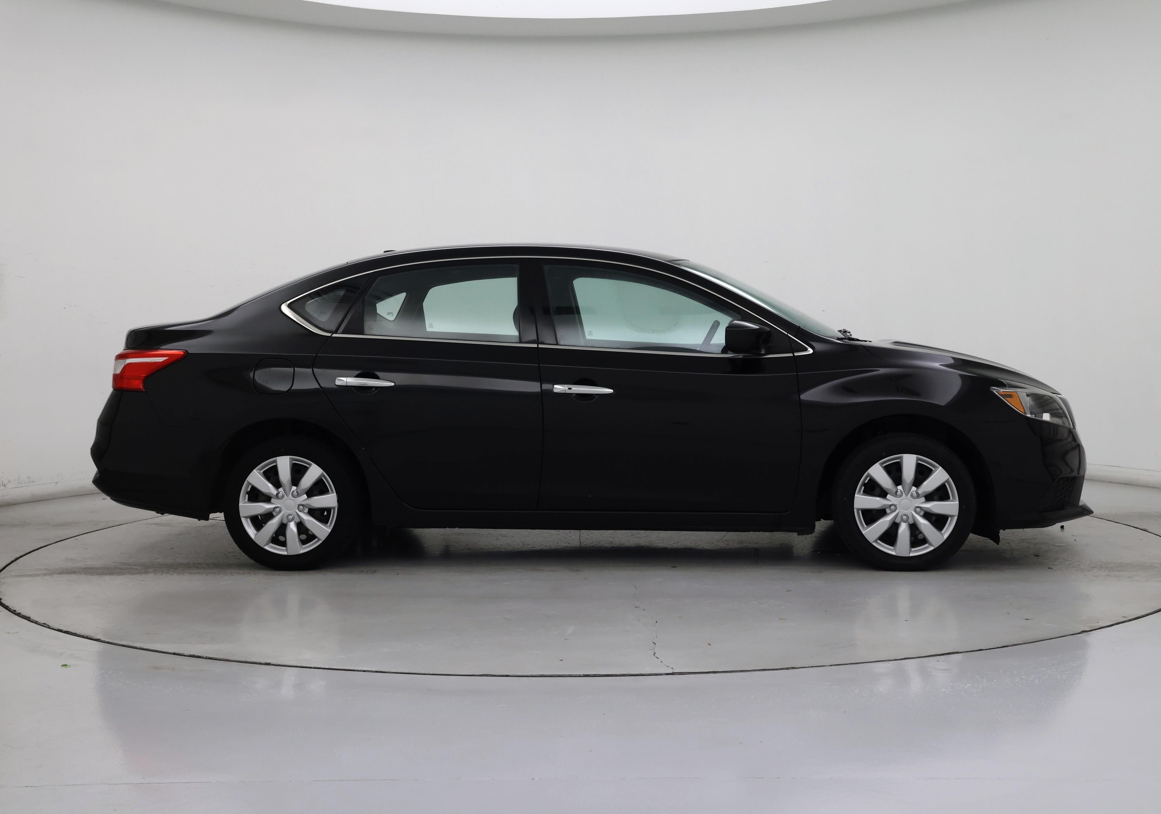 Thumbnail: 2017 Nissan Sentra - 7