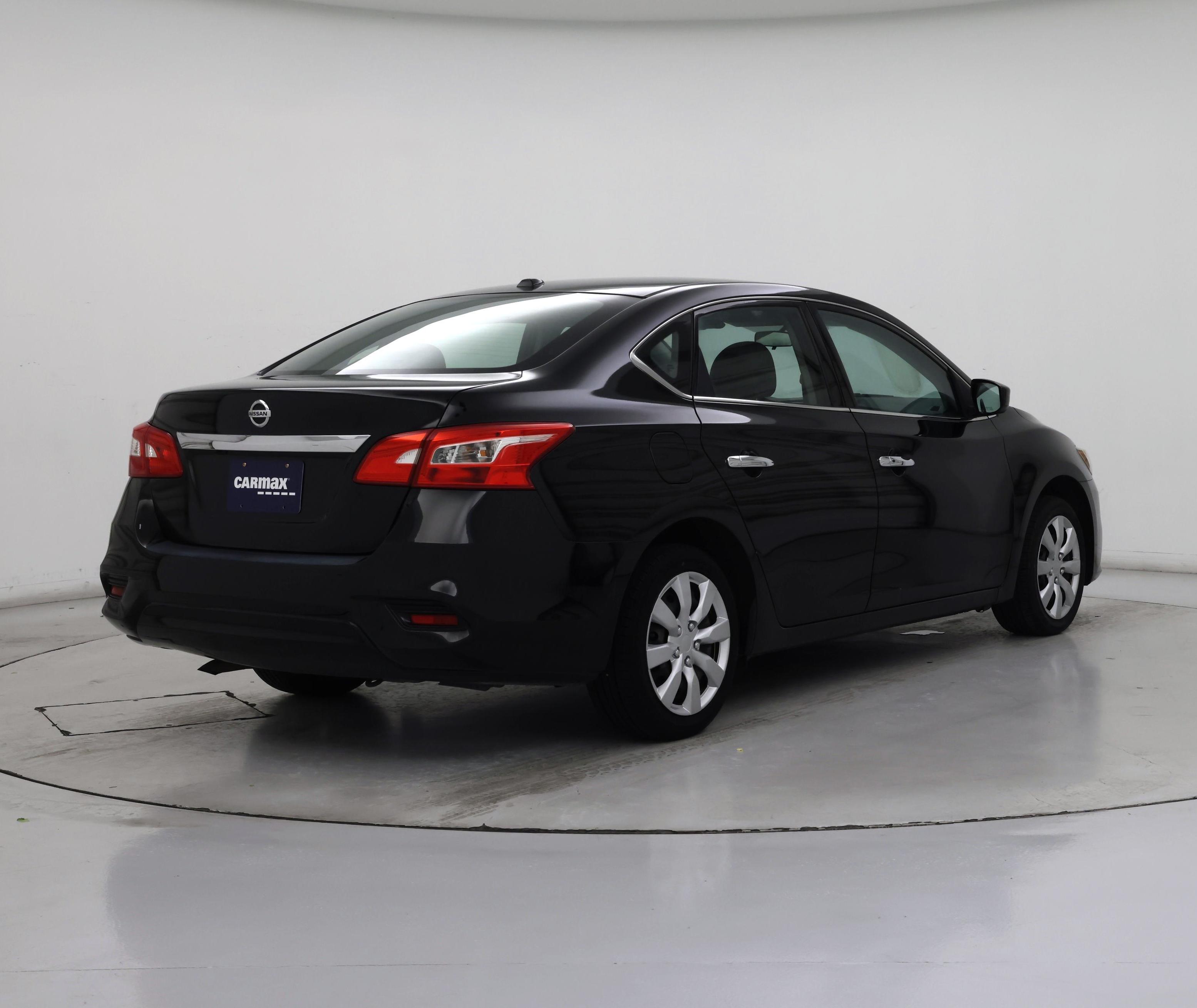 Thumbnail: 2017 Nissan Sentra - 8