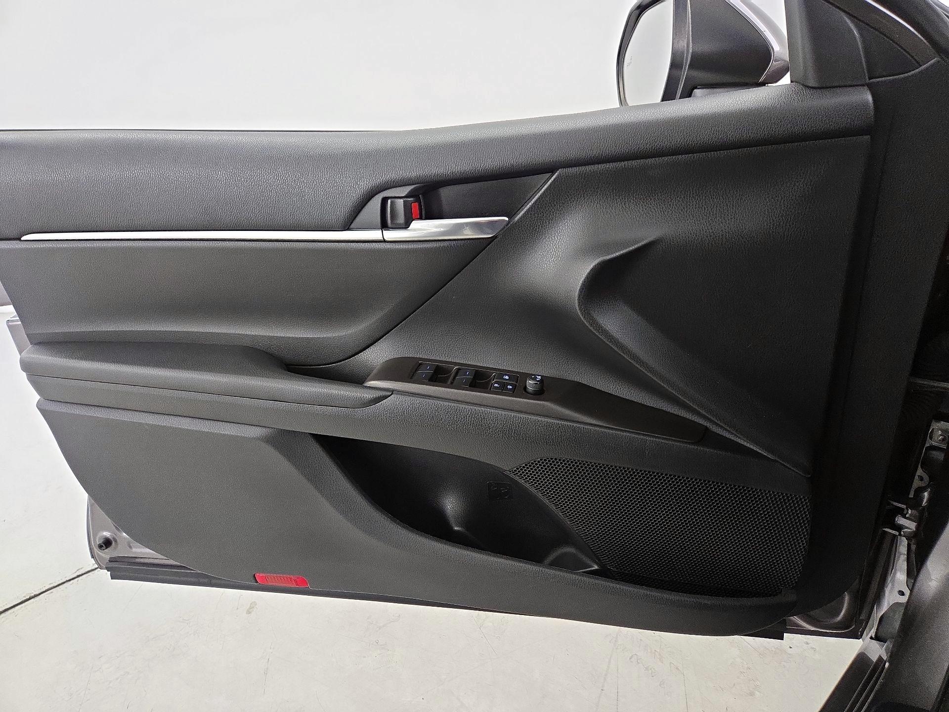 Thumbnail: 2022 Toyota Camry - 12