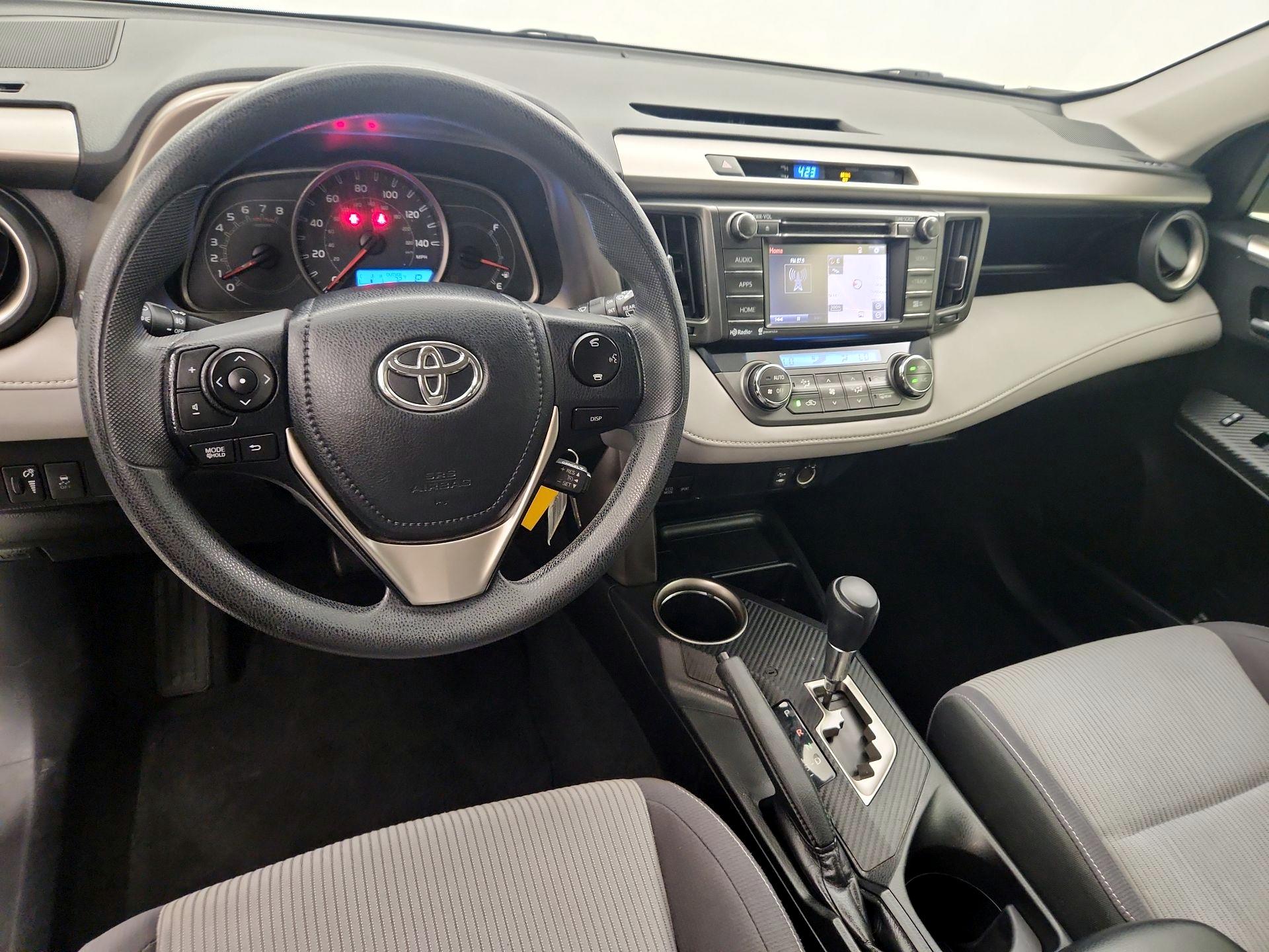 Thumbnail: 2015 Toyota RAV4 - 9
