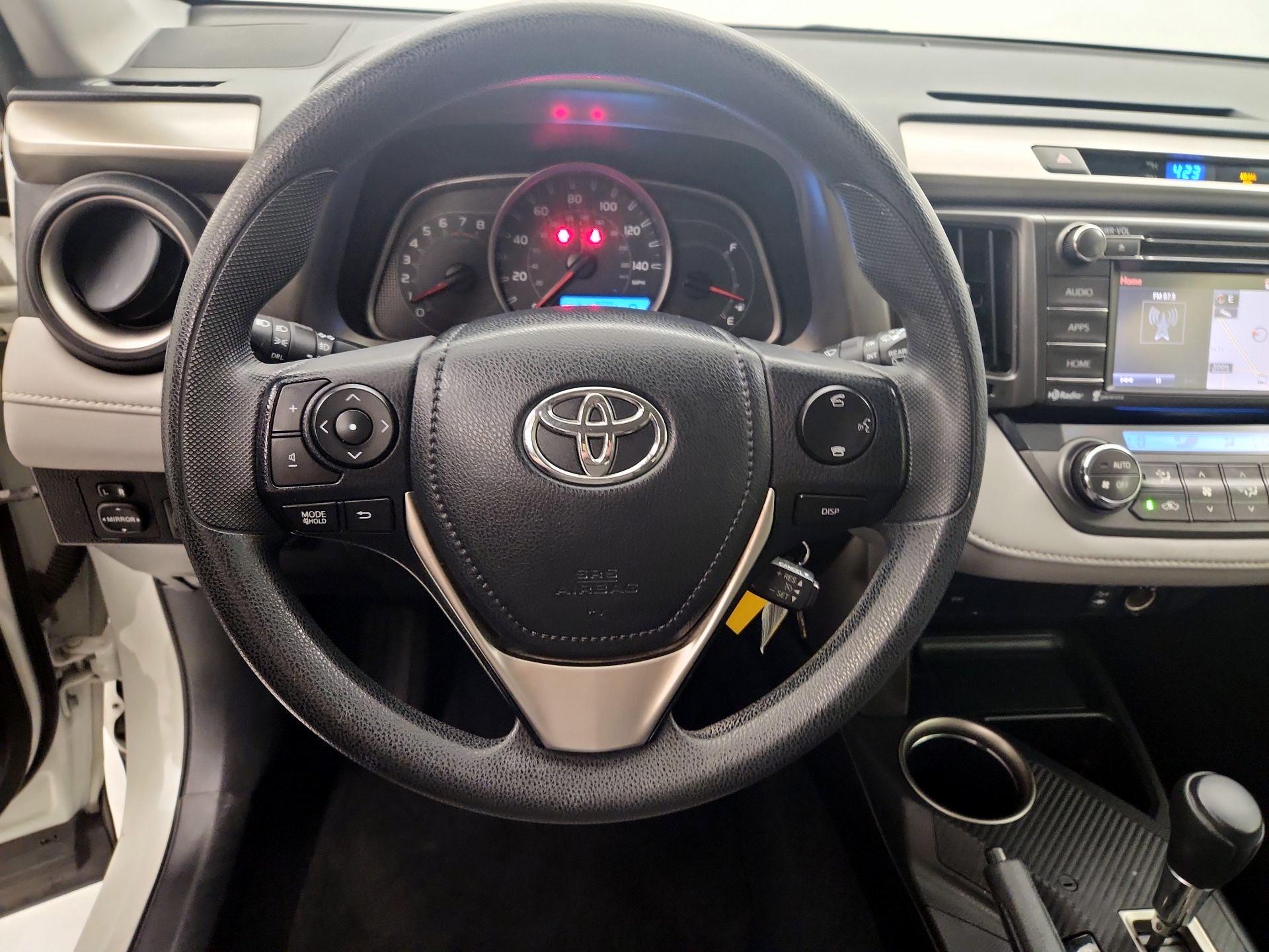 Thumbnail: 2015 Toyota RAV4 - 10