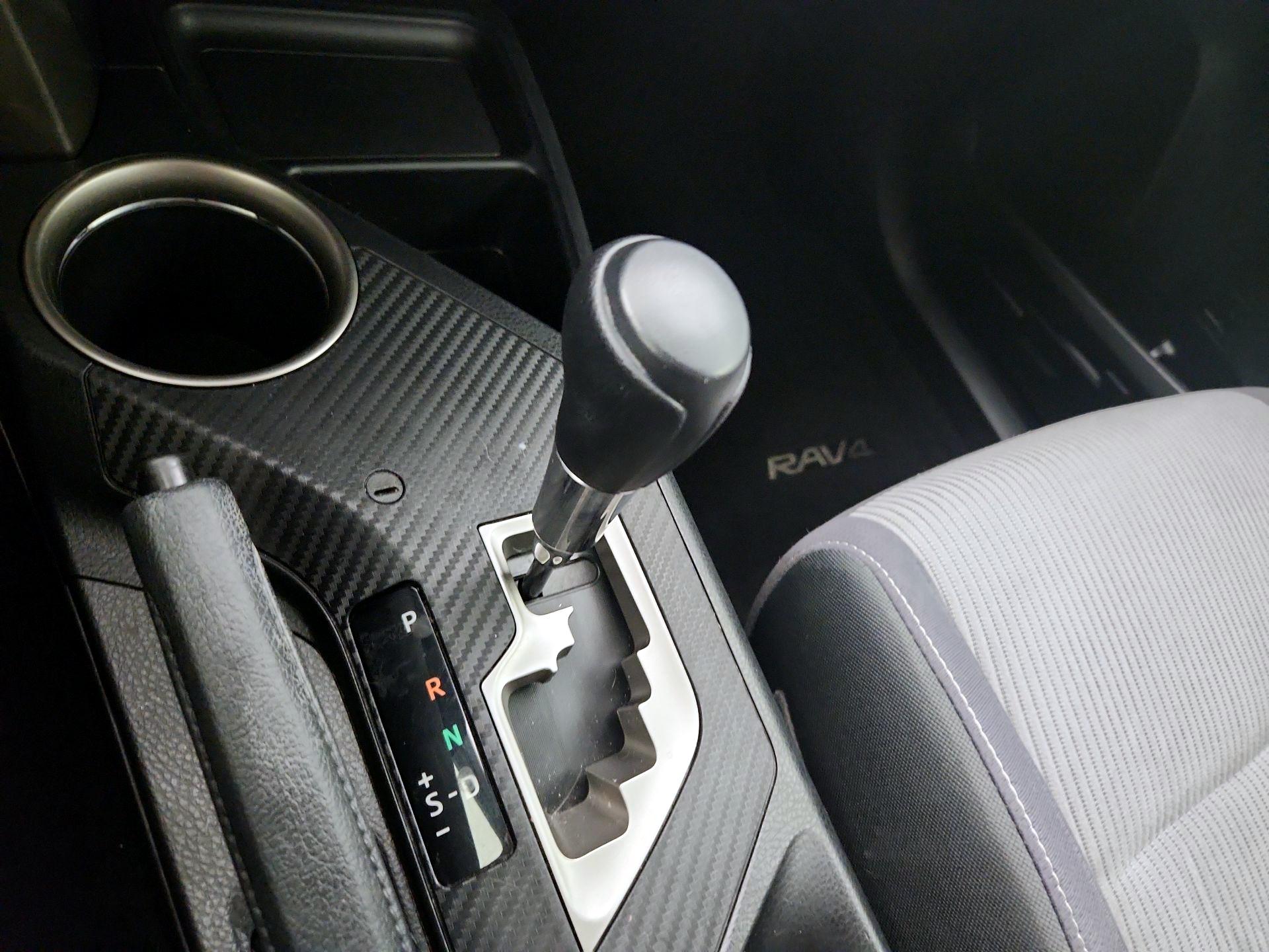 Thumbnail: 2015 Toyota RAV4 - 17