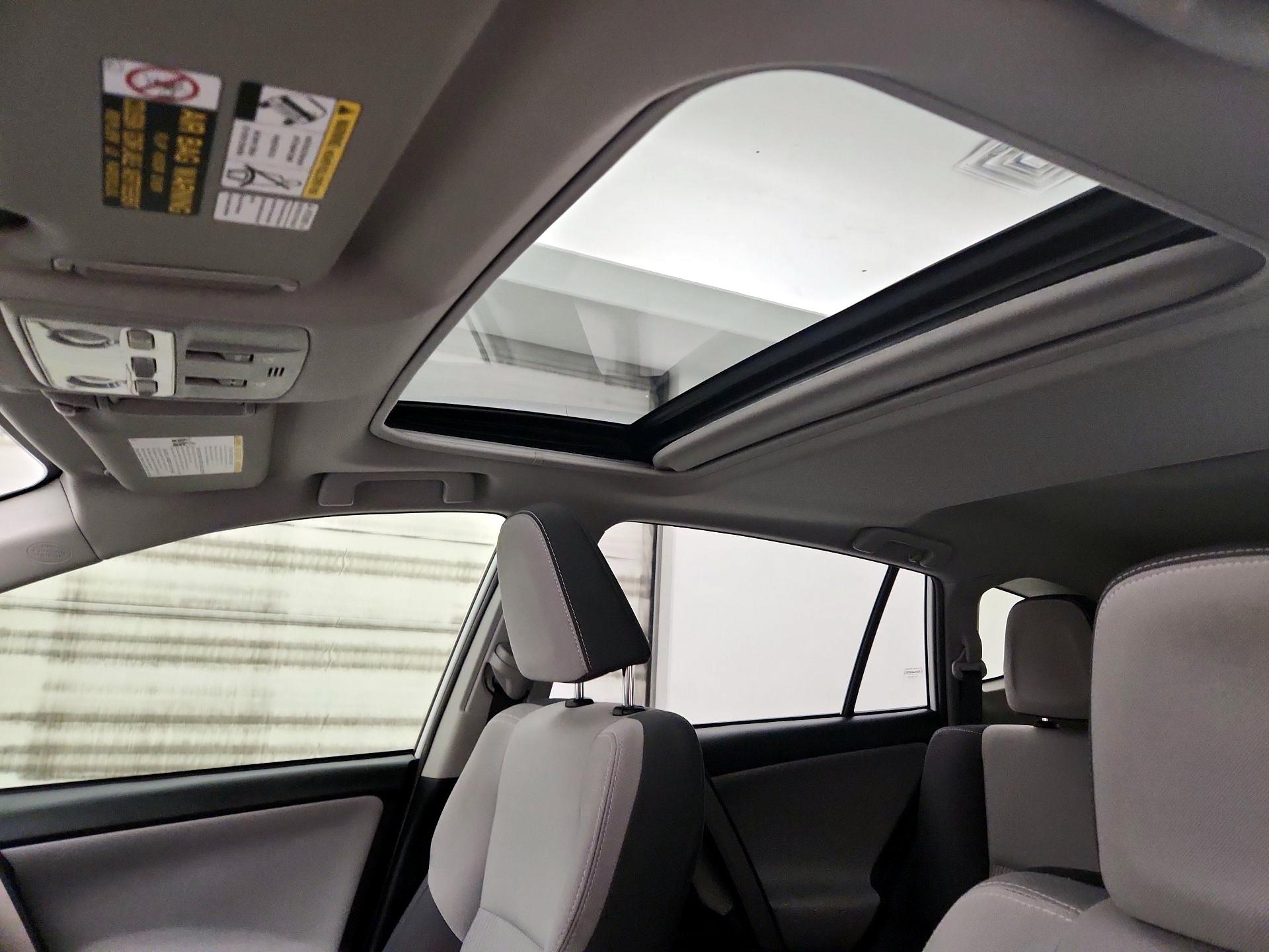 Thumbnail: 2015 Toyota RAV4 - 19
