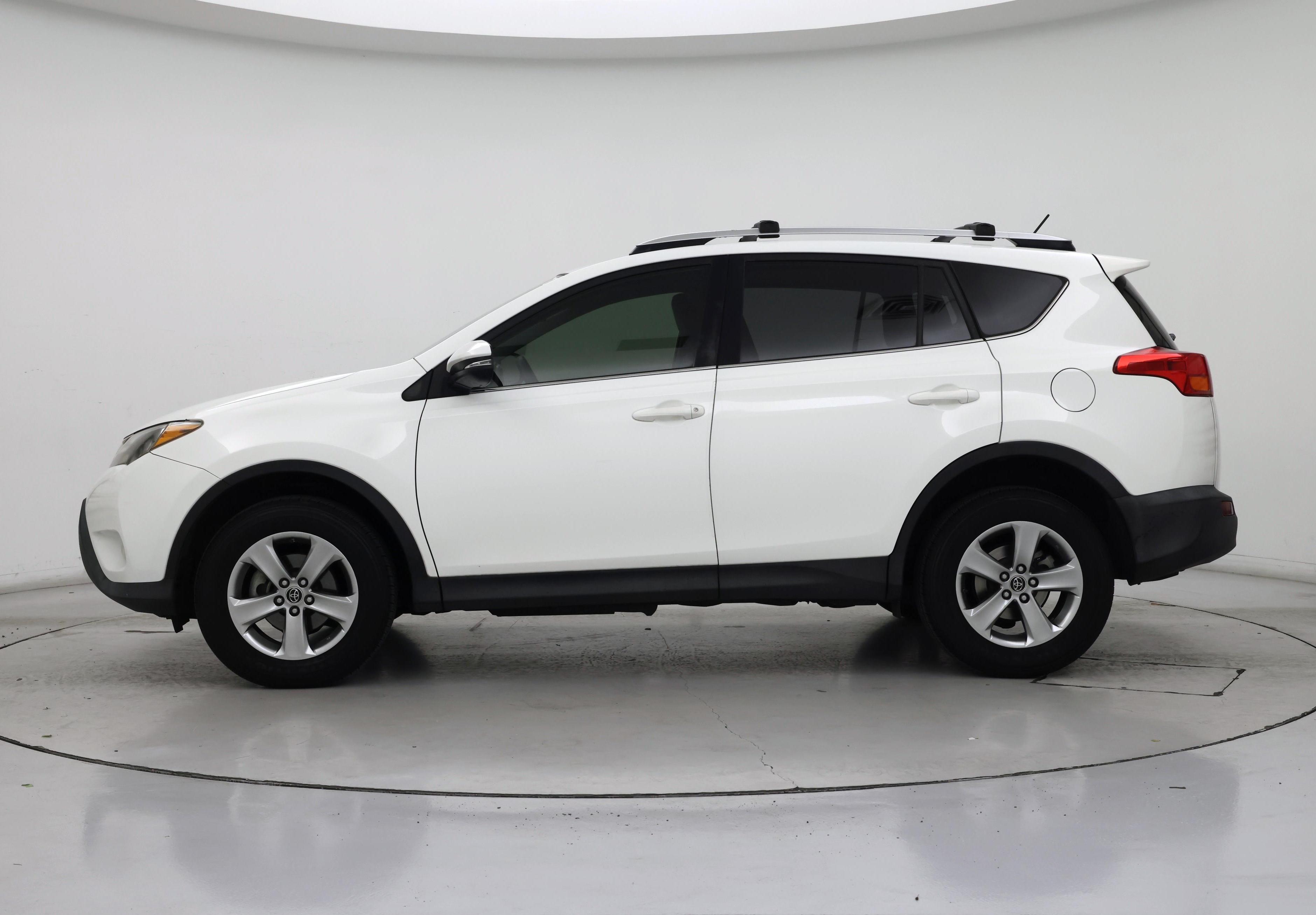Thumbnail: 2015 Toyota RAV4 - 3