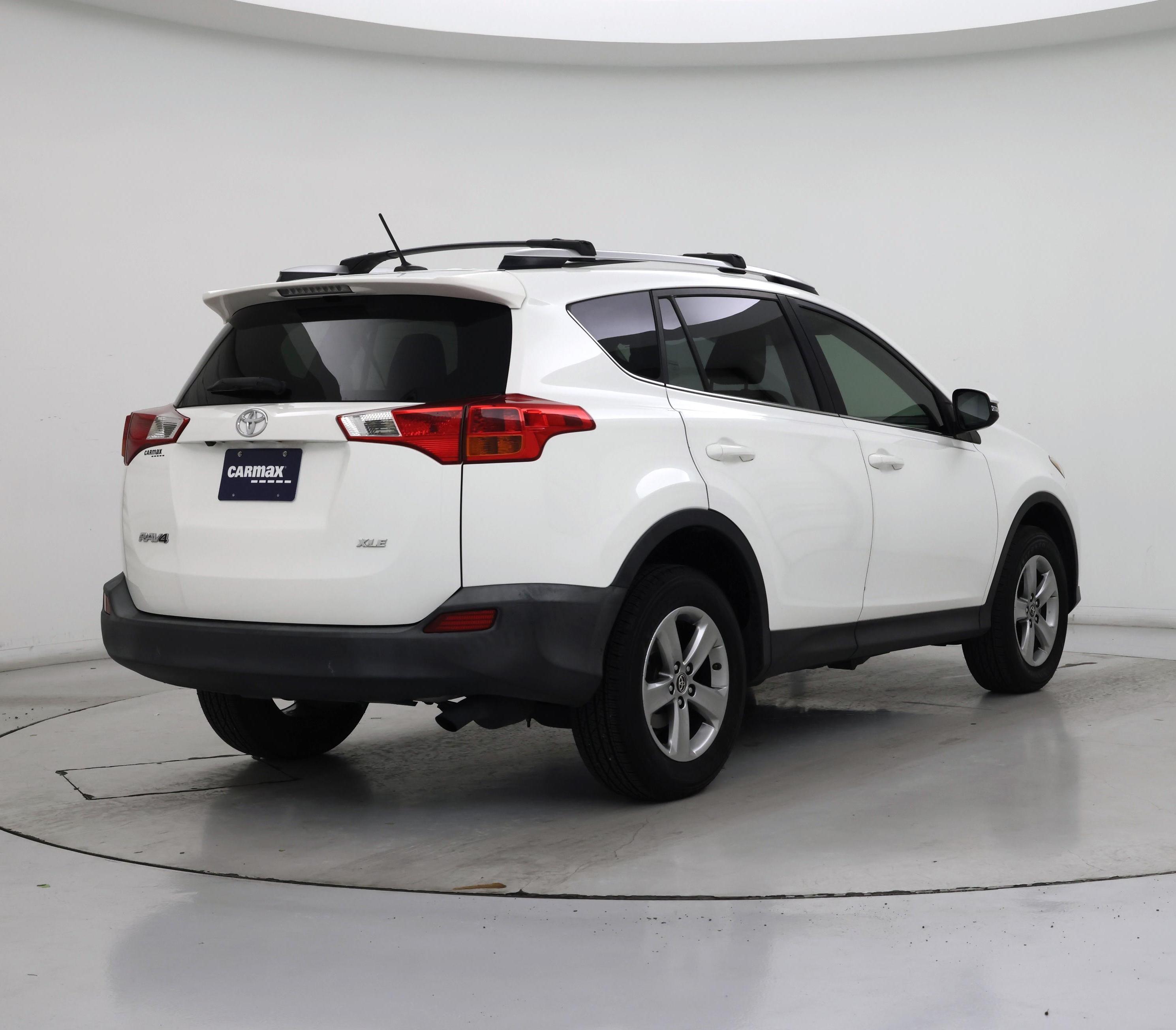 Thumbnail: 2015 Toyota RAV4 - 8