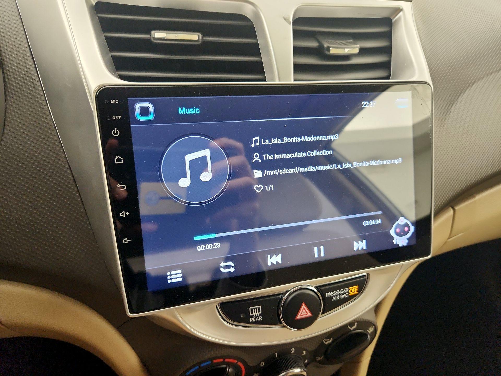 Thumbnail: 2014 Hyundai Accent - 14