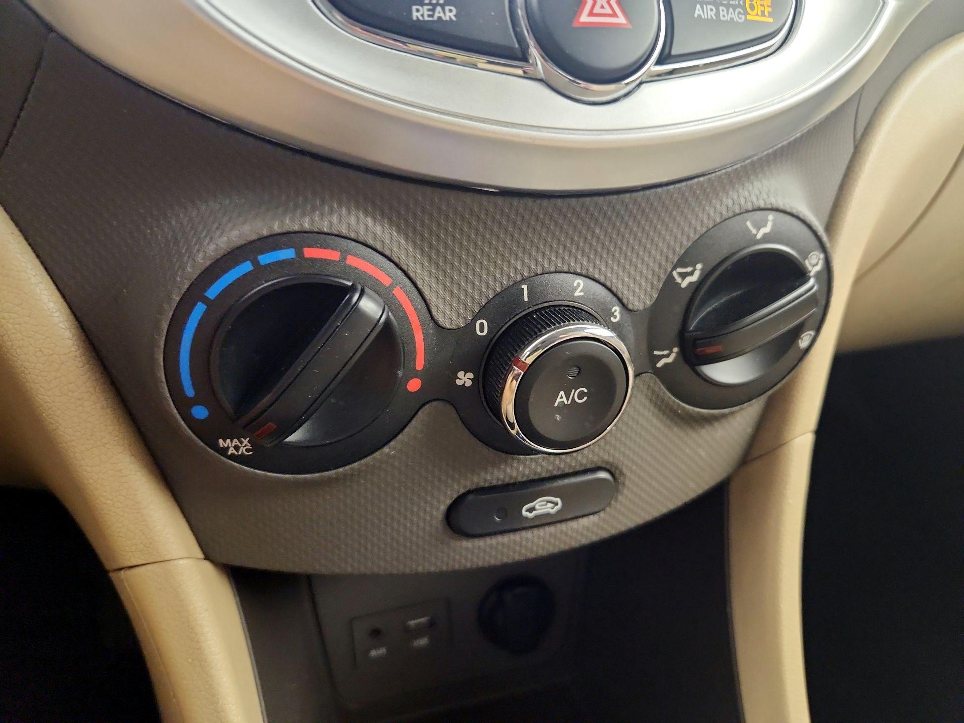 Thumbnail: 2014 Hyundai Accent - 15