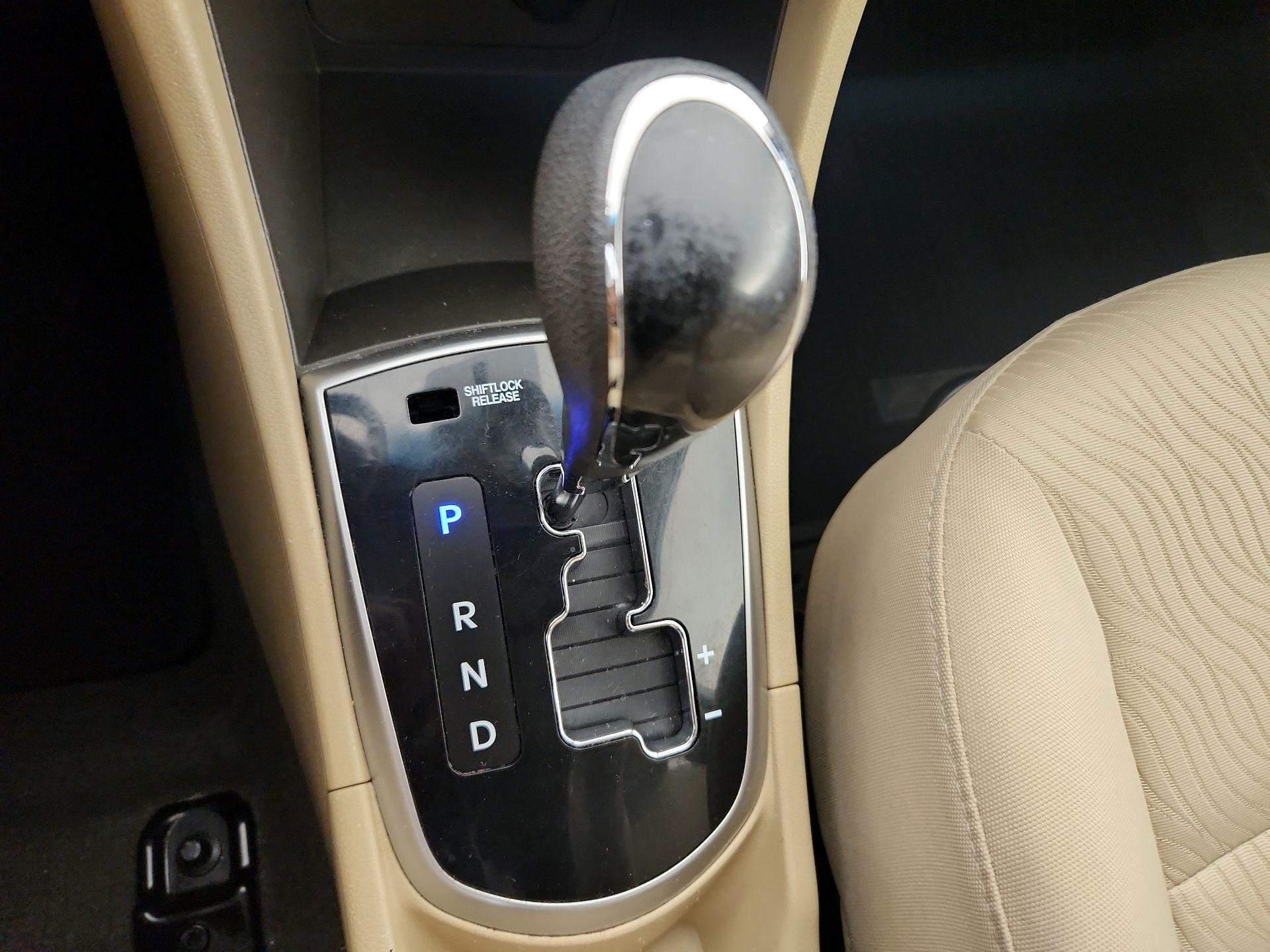 Thumbnail: 2014 Hyundai Accent - 16