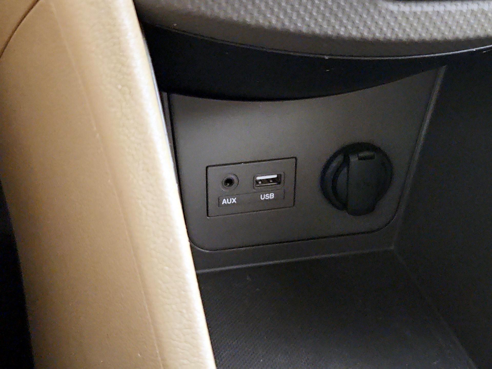 Thumbnail: 2014 Hyundai Accent - 17