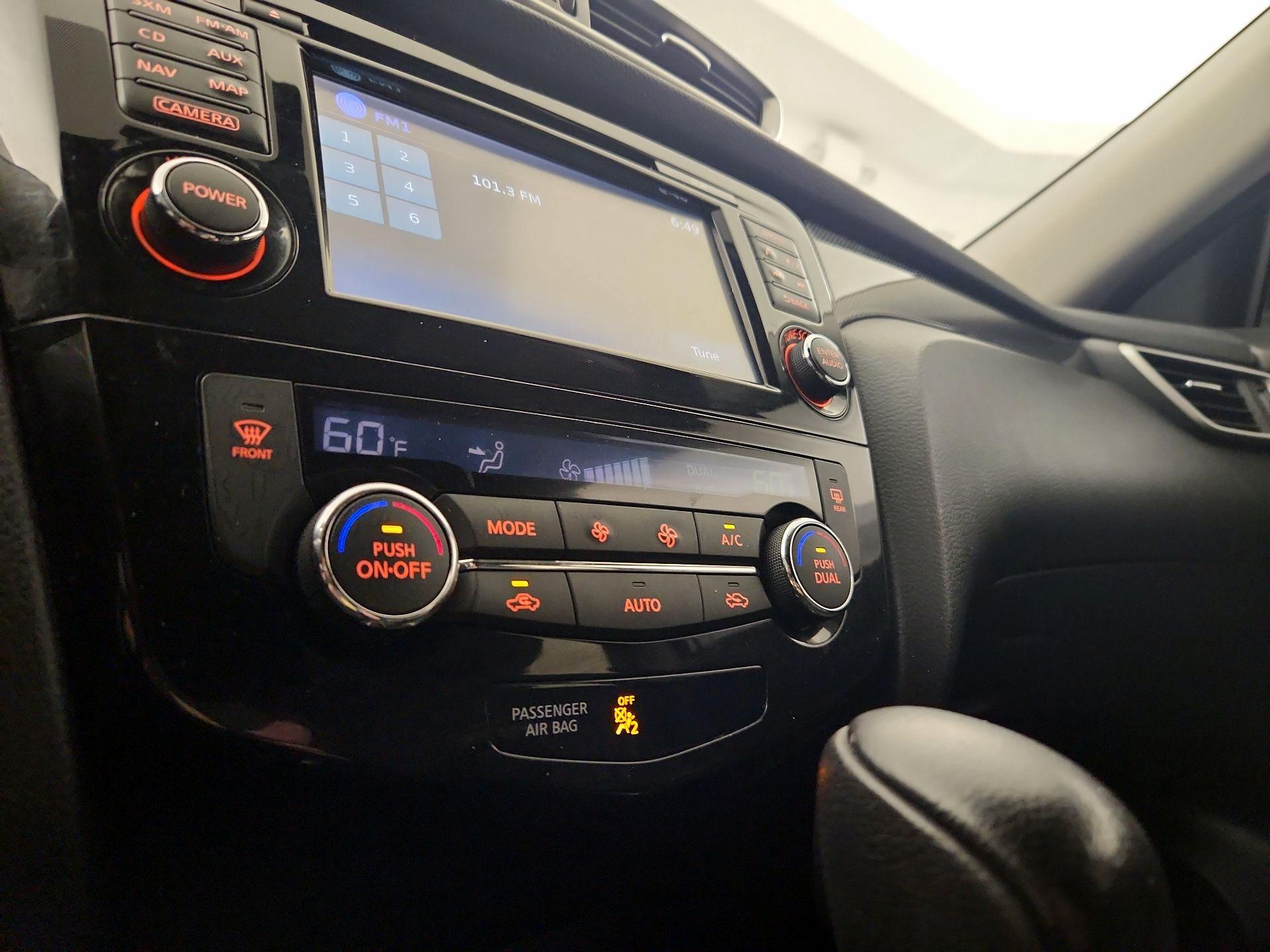 Thumbnail: 2014 Nissan Rogue - 16