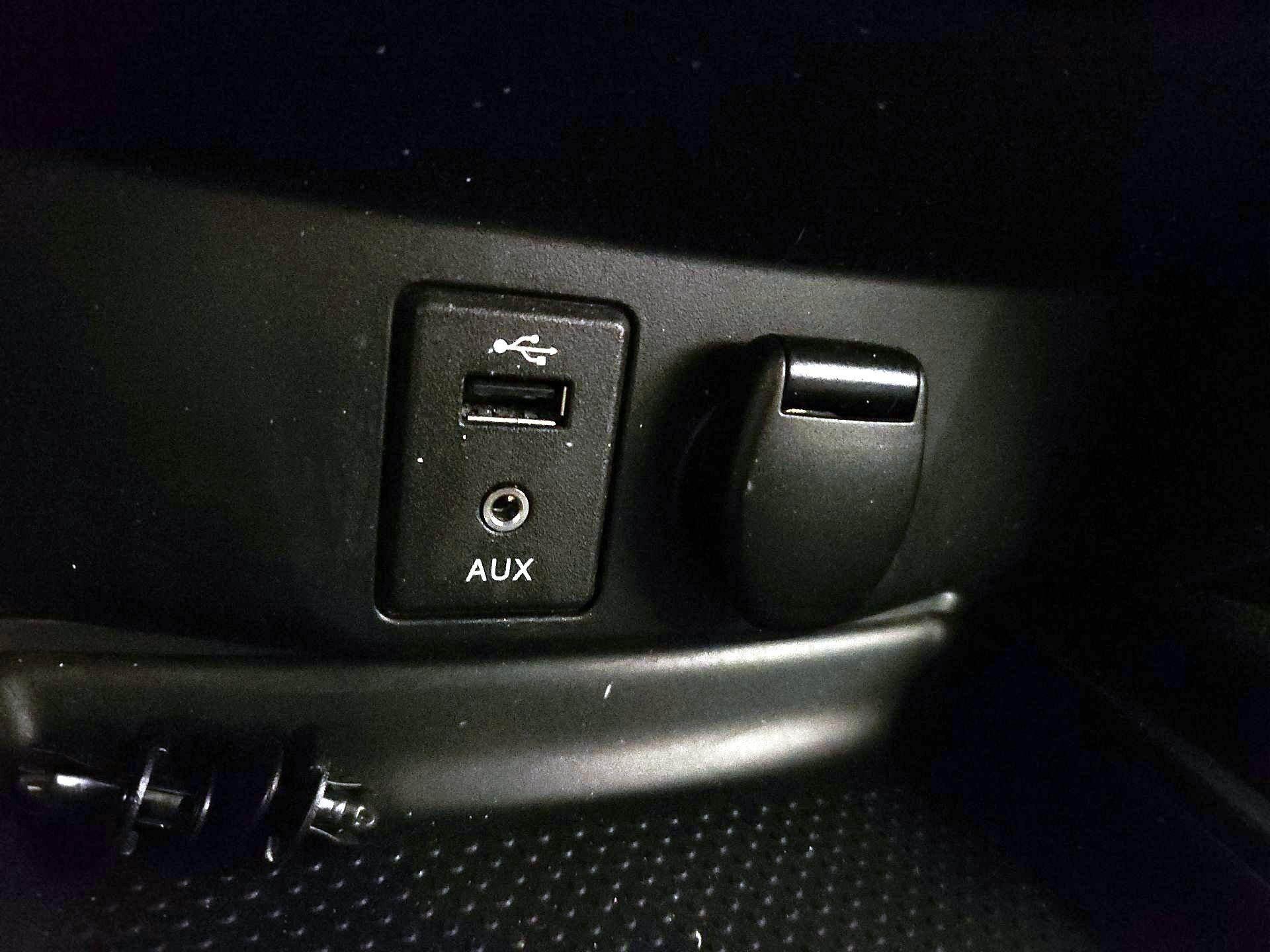 Thumbnail: 2014 Nissan Rogue - 18