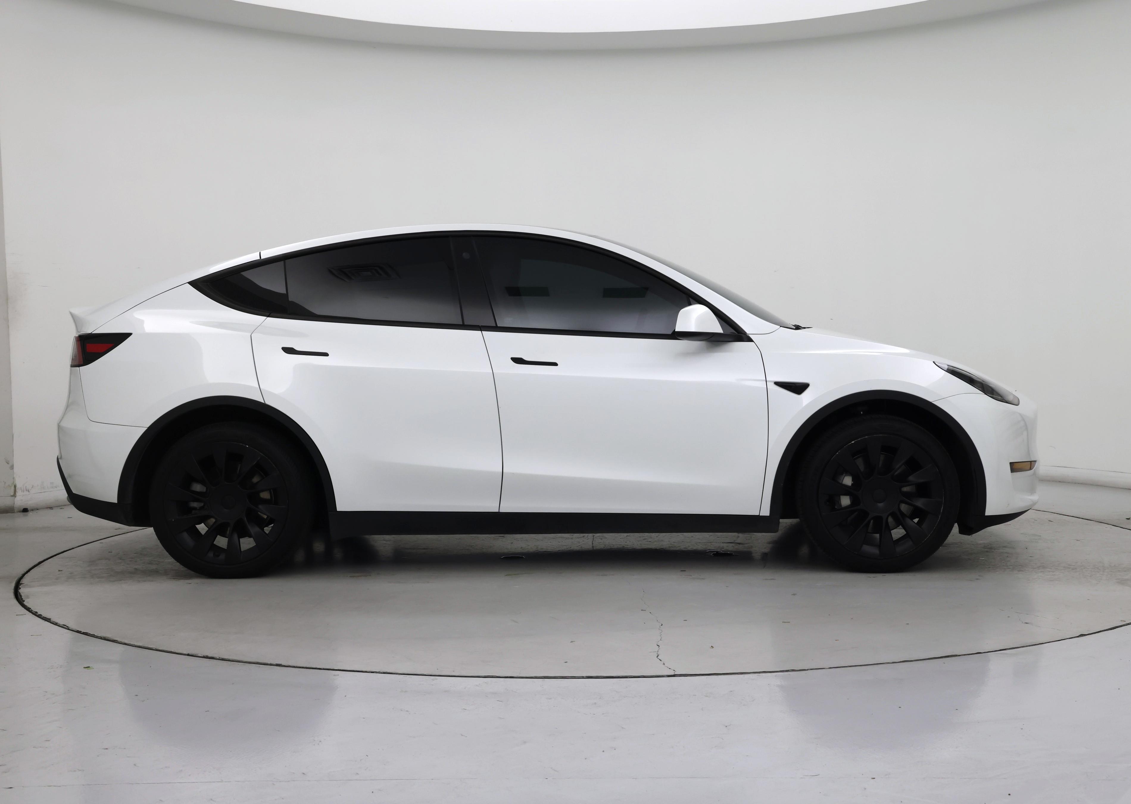 Thumbnail: 2023 Tesla Model Y - 7