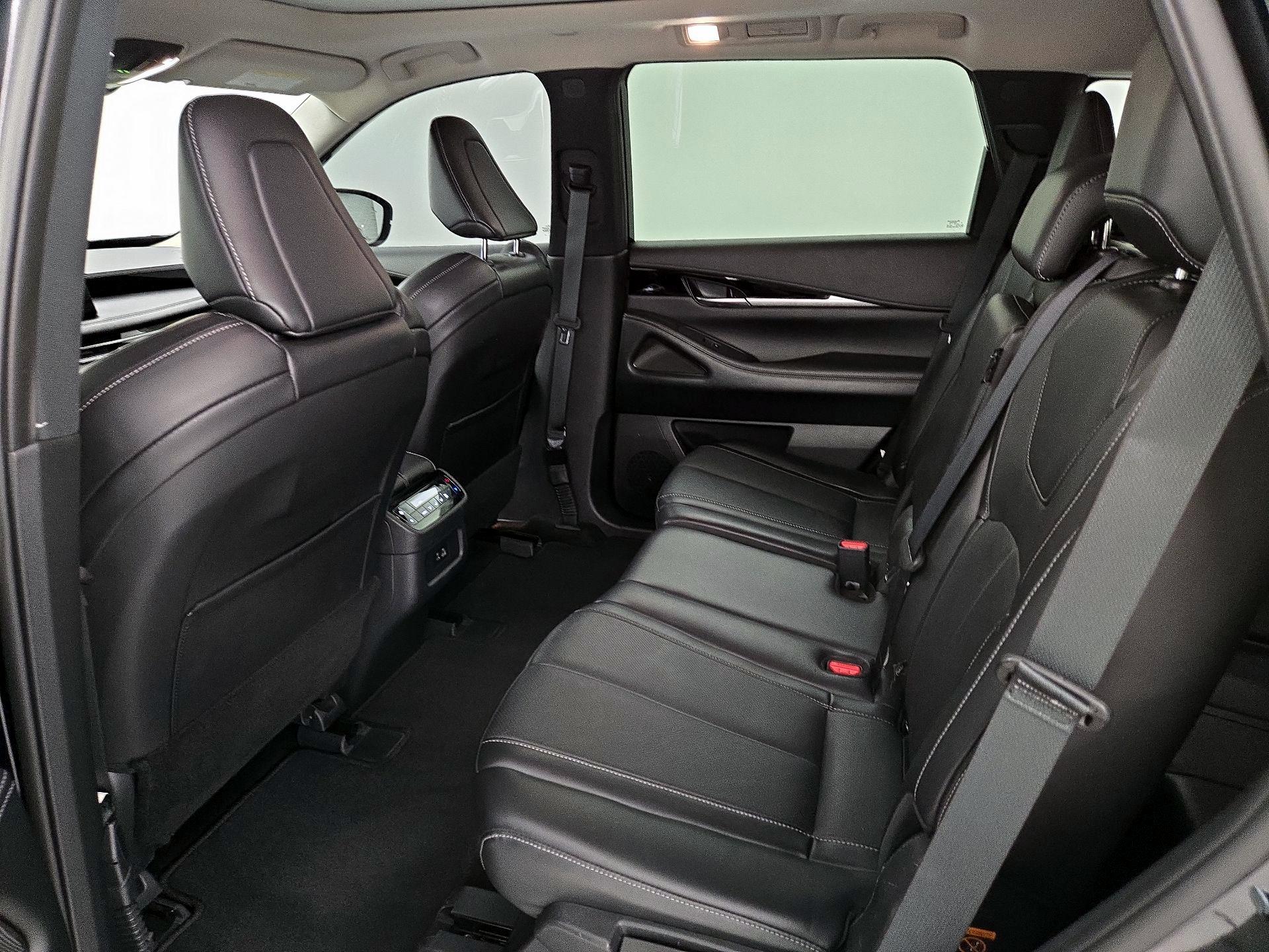 Thumbnail: 2025 INFINITI QX60 - 19