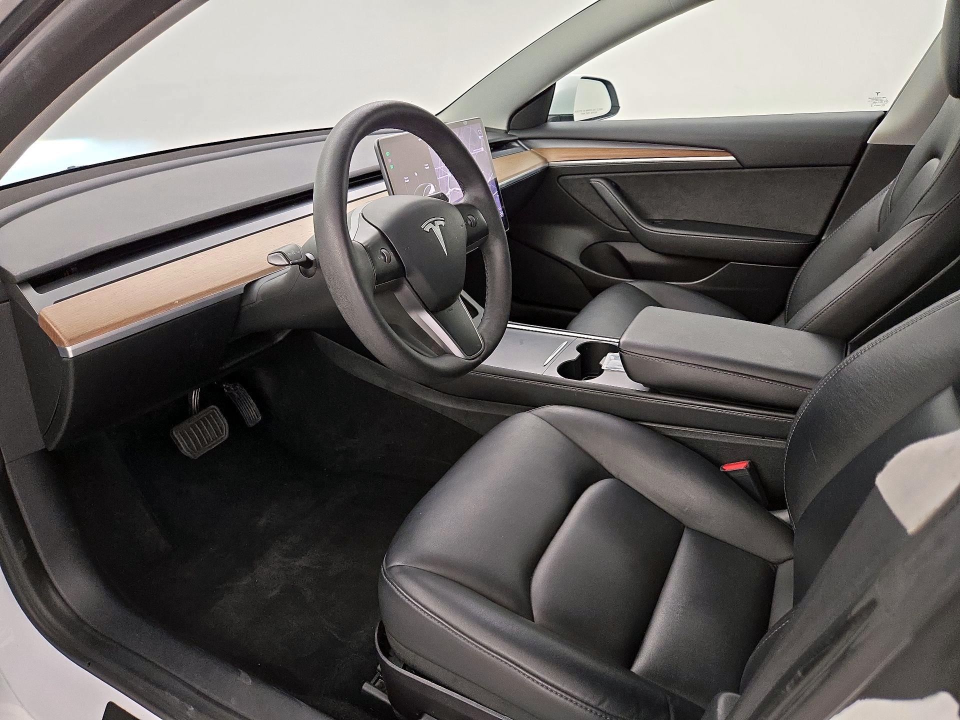 Thumbnail: 2022 Tesla Model 3 - 11