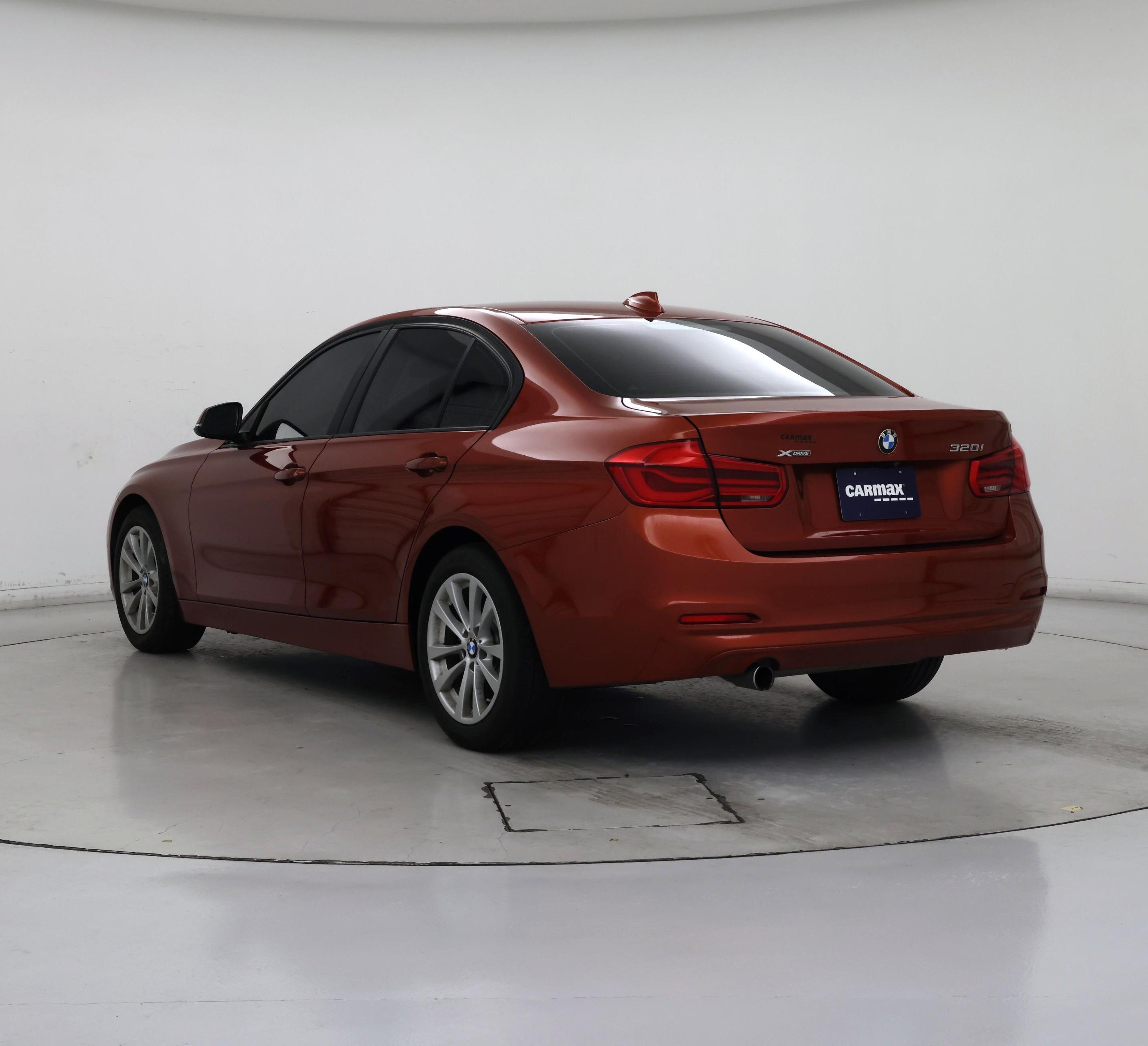 Thumbnail: 2018 BMW 3 Series - 2