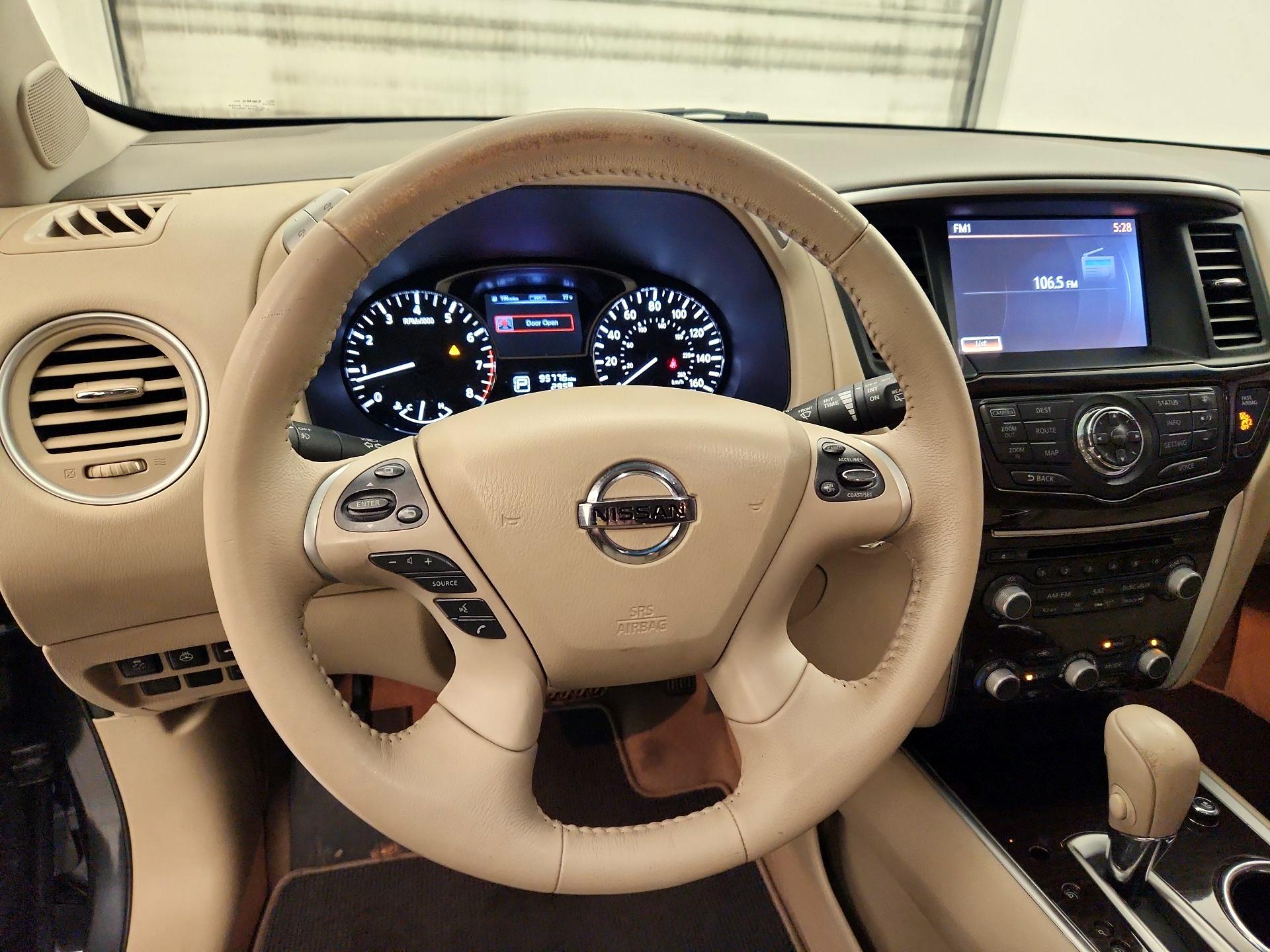 Thumbnail: 2014 Nissan Pathfinder - 10