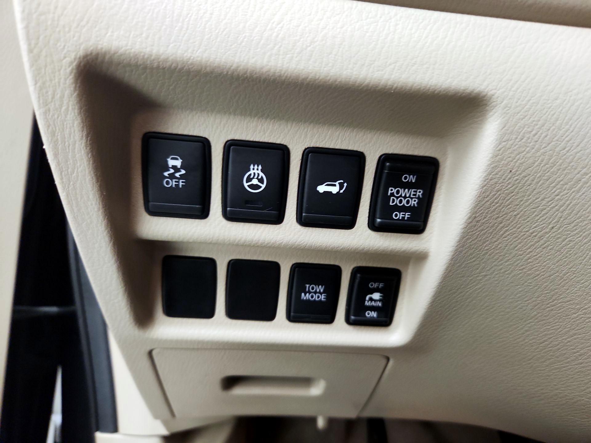 Thumbnail: 2014 Nissan Pathfinder - 13