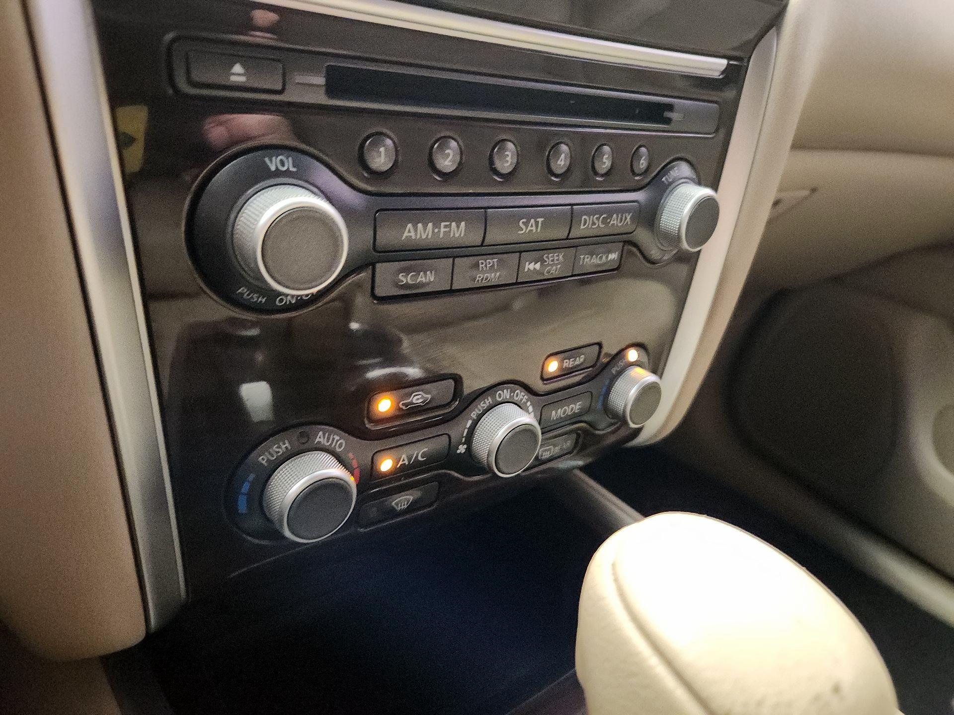 Thumbnail: 2014 Nissan Pathfinder - 16